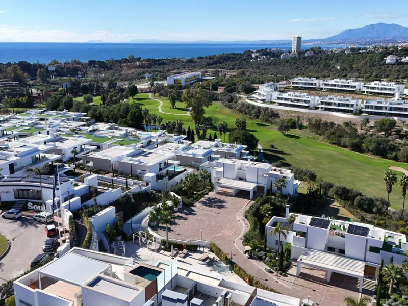 Situated in a gated development next to Santa Clara golf and minutes away from Marbella centre, this stunning modern penthouse has it all!