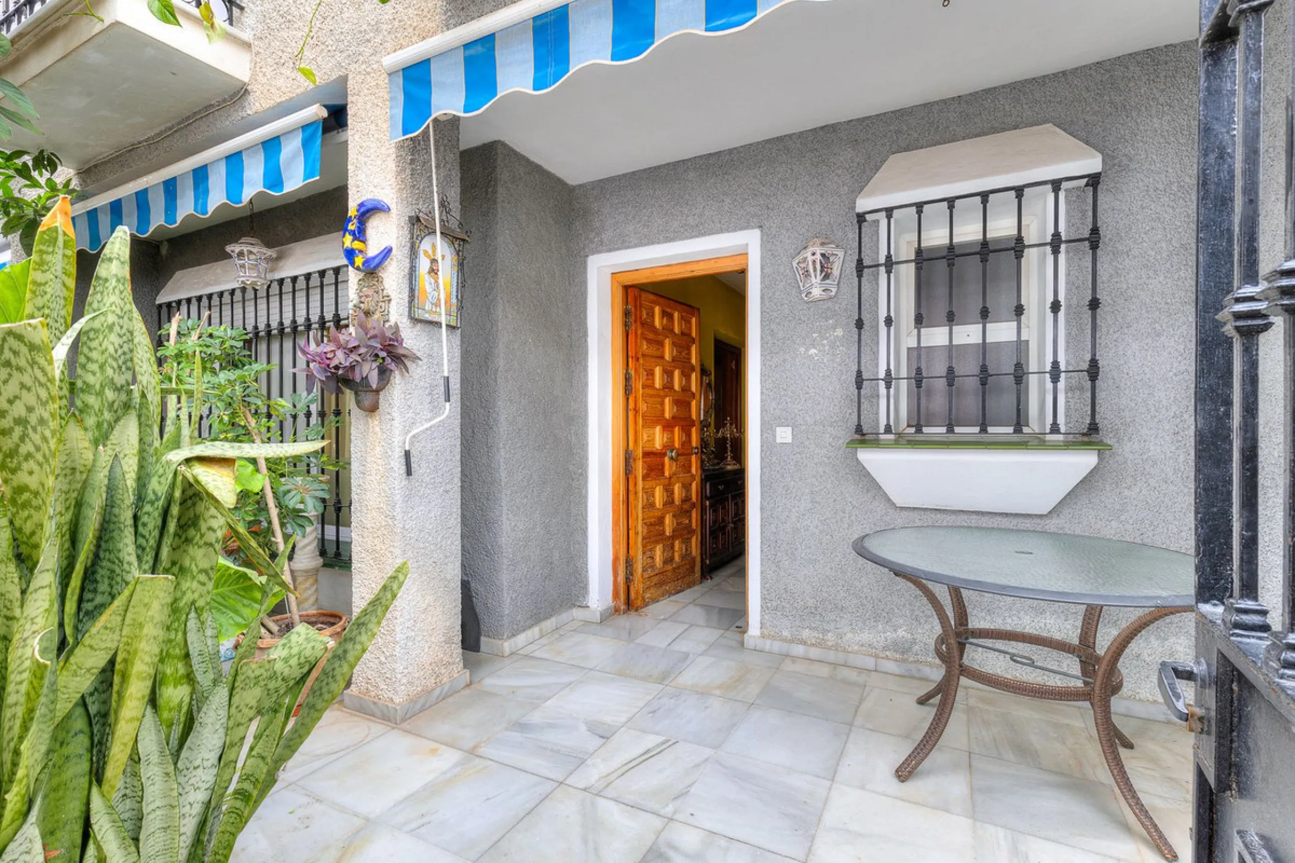 Prime location: Just 150m from the beach and close to all amenities.
