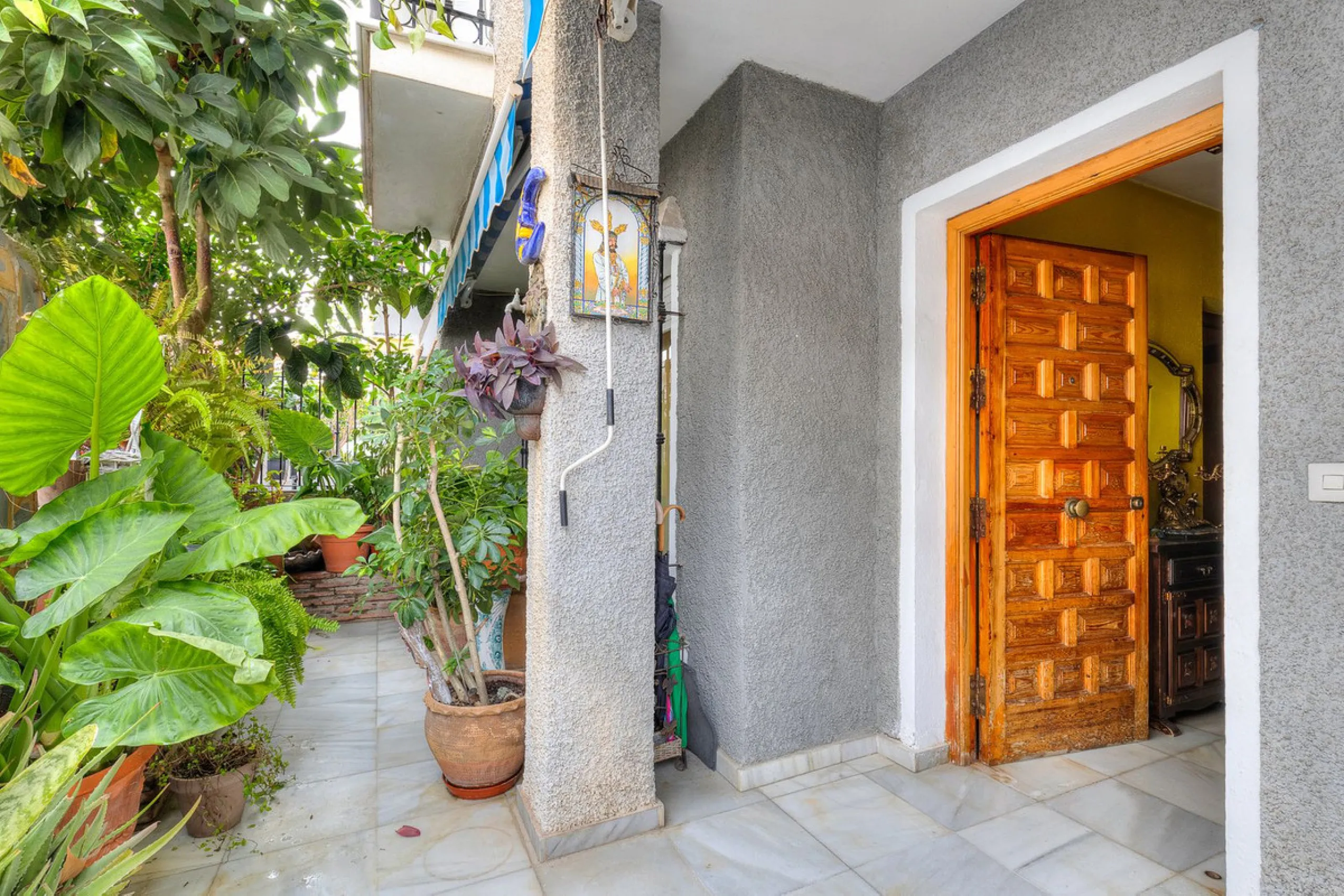Prime location: Just 150m from the beach and close to all amenities.