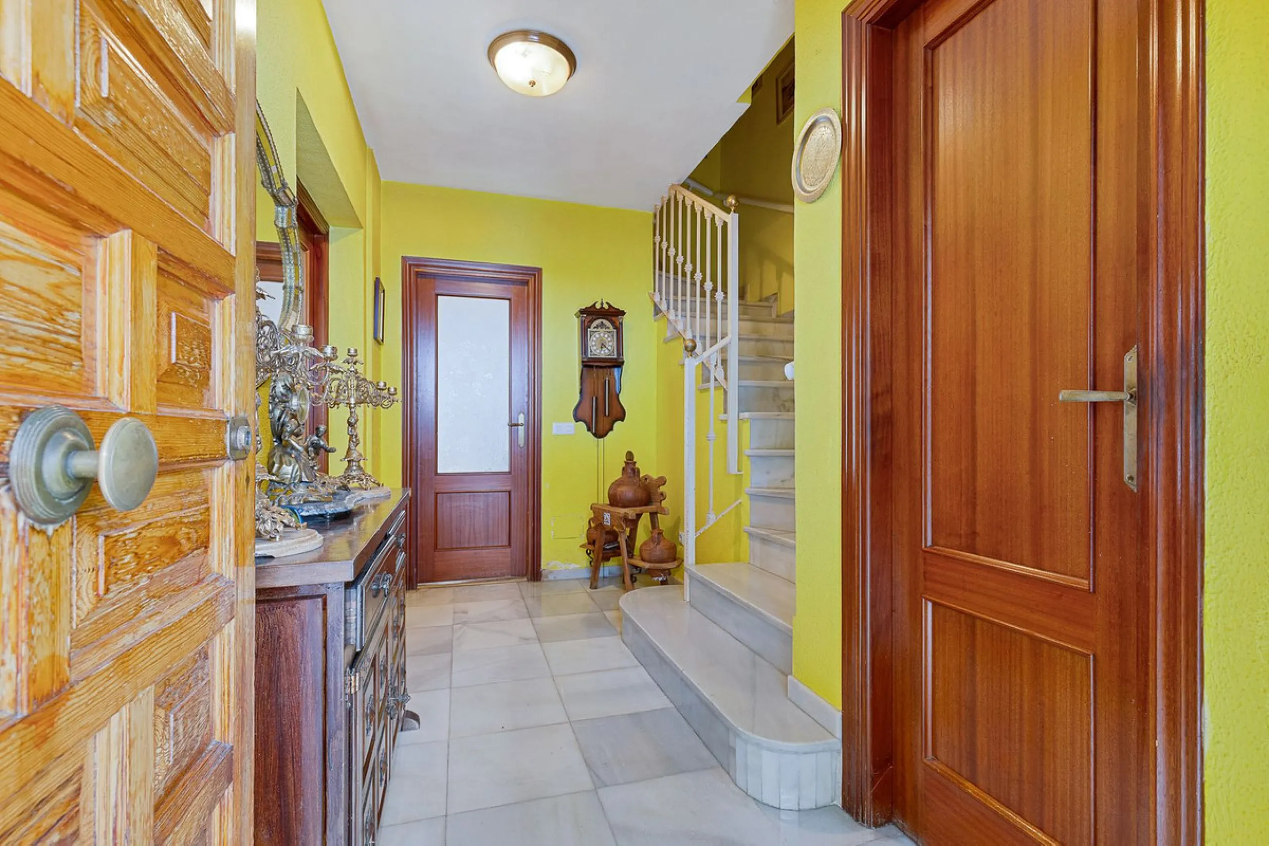 Prime location: Just 150m from the beach and close to all amenities.