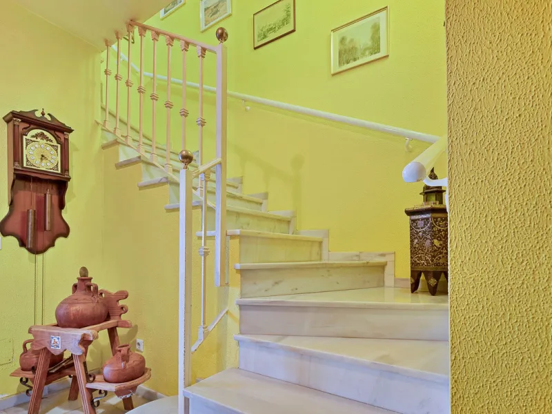 Prime location: Just 150m from the beach and close to all amenities.
