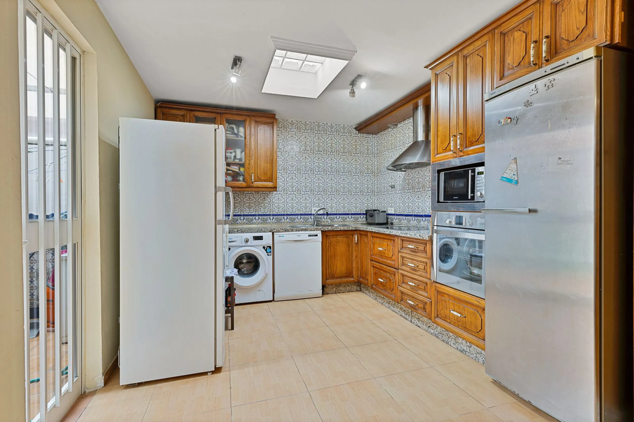 Prime location: Just 150m from the beach and close to all amenities.