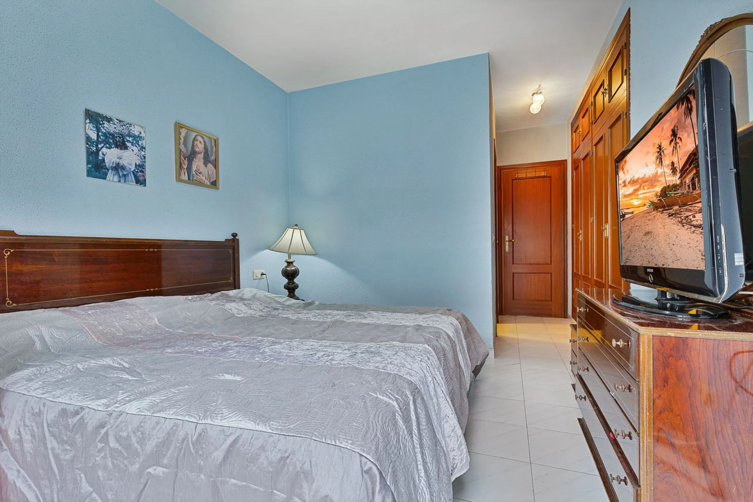 Prime location: Just 150m from the beach and close to all amenities.