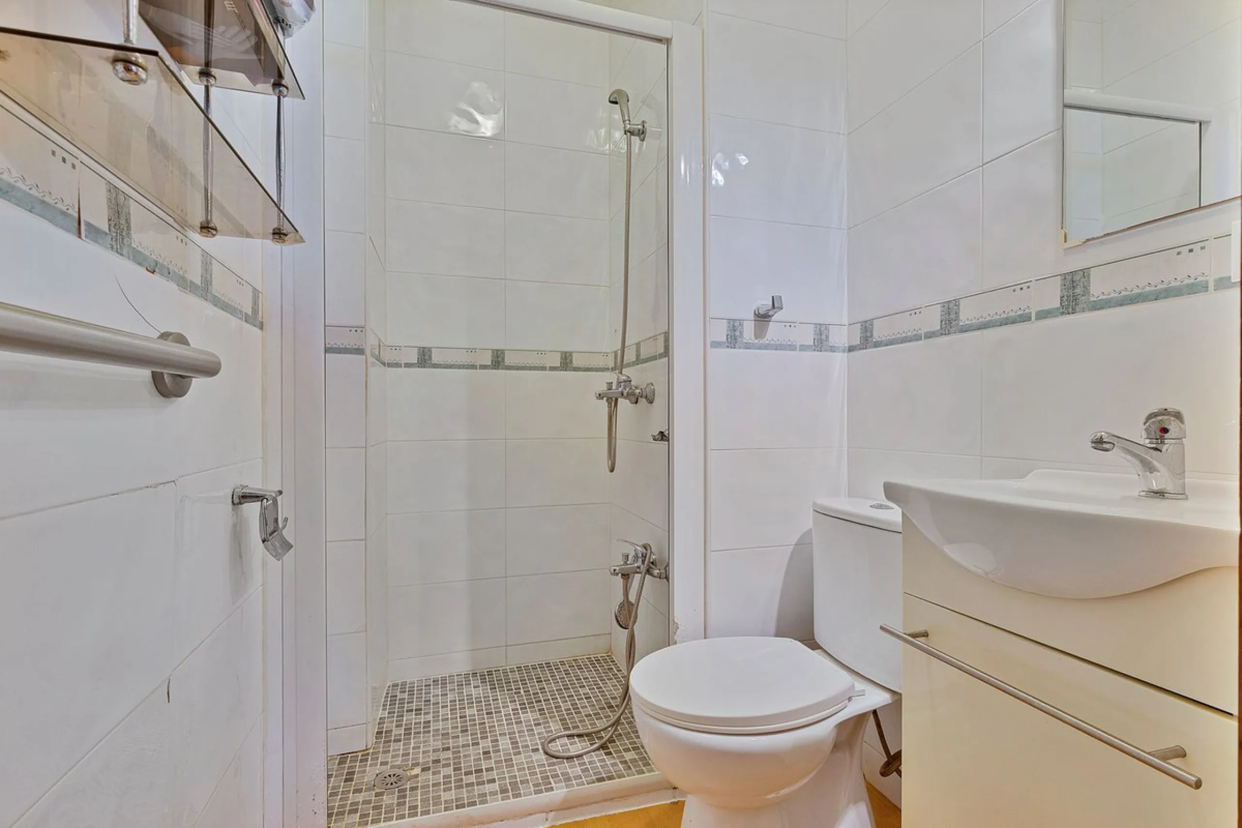 Prime location: Just 150m from the beach and close to all amenities.
