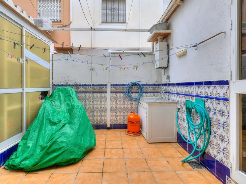 Prime location: Just 150m from the beach and close to all amenities.