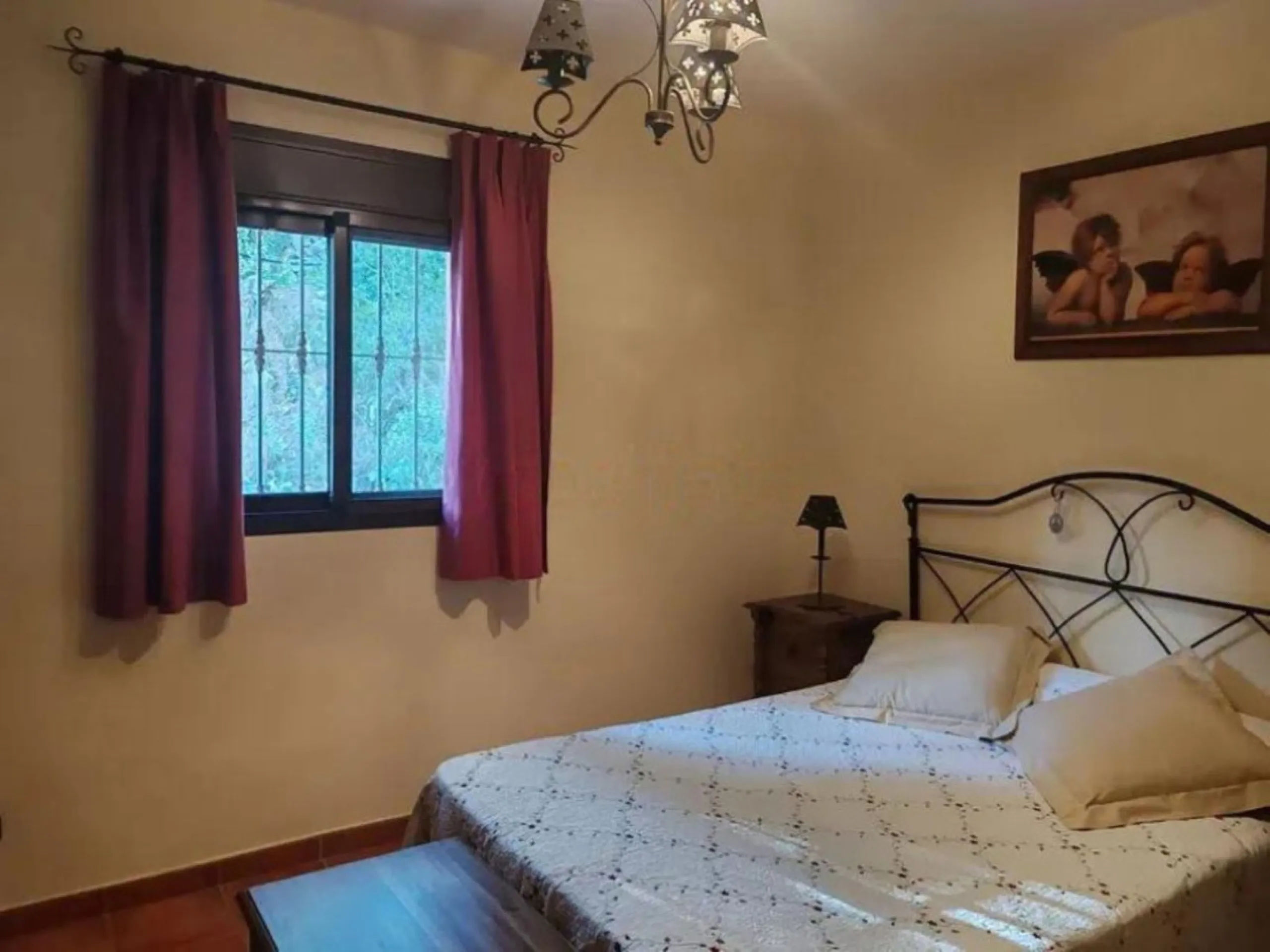 Very special countryside estate located just 15 minutes from Marbella, on the road that connects Marbella with Ojén and Monda.