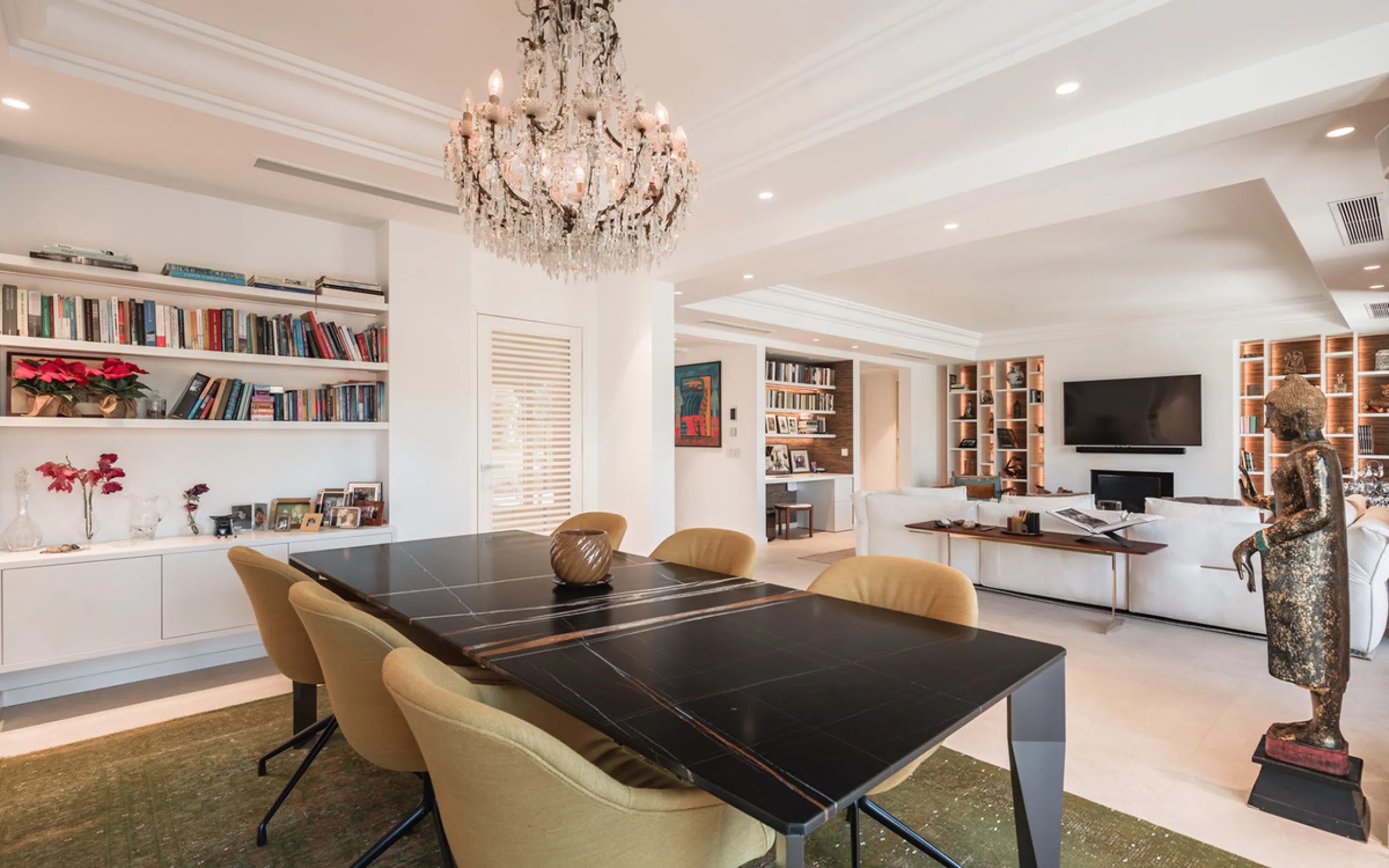 This exceptional and exquisitely designed southwest-facing duplex penthouse offers a stunning panoramic view of the award-winning gardens of Las Alamandas, in Nueva Andalucía, providing an ideal balance of sun and shade across its expansive terrace spaces