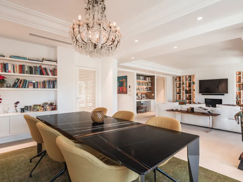 This exceptional and exquisitely designed southwest-facing duplex penthouse offers a stunning panoramic view of the award-winning gardens of Las Alamandas, in Nueva Andalucía, providing an ideal balance of sun and shade across its expansive terrace spaces