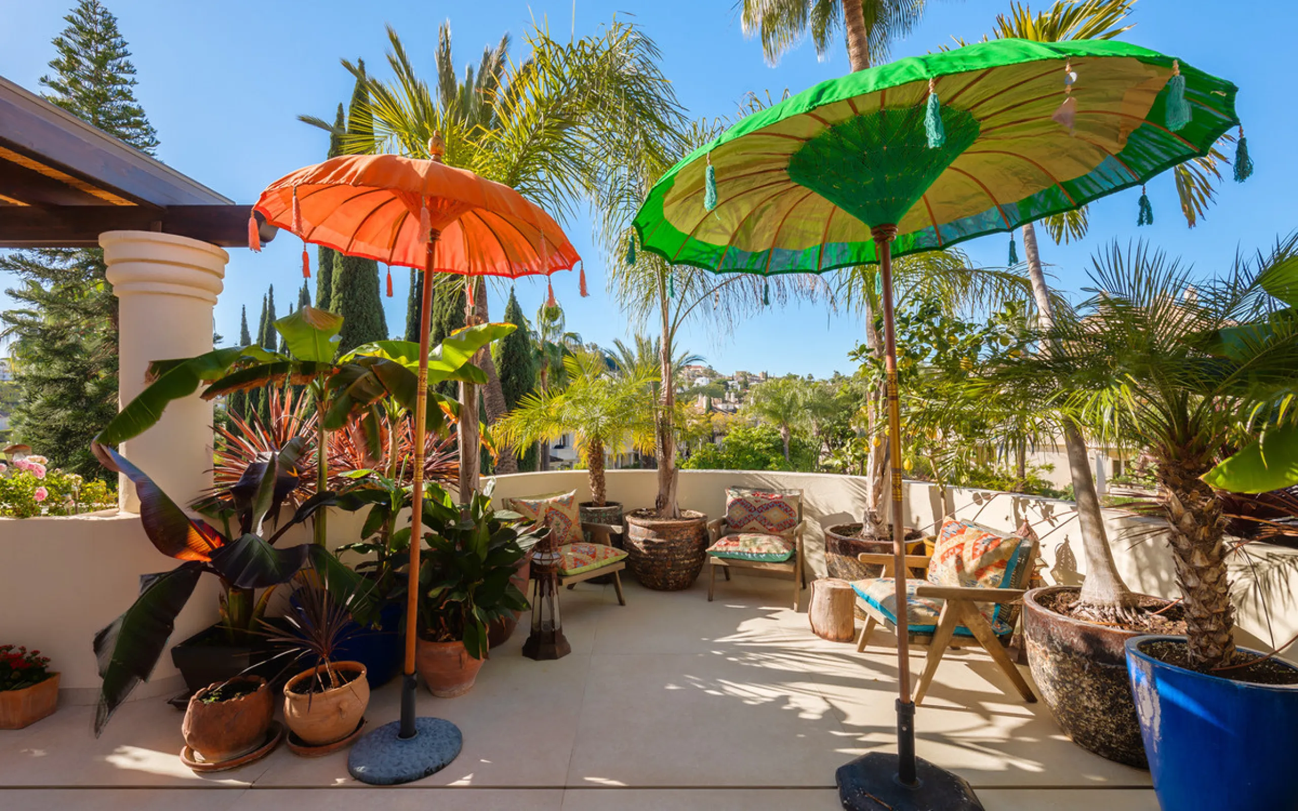 This exceptional and exquisitely designed southwest-facing duplex penthouse offers a stunning panoramic view of the award-winning gardens of Las Alamandas, in Nueva Andalucía, providing an ideal balance of sun and shade across its expansive terrace spaces