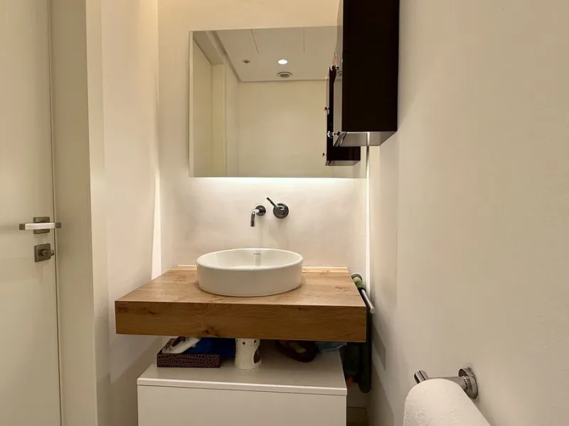 This bright and spacious garden apartment is located in the exclusive urbanization of Palo Alto, one of the most sought-after luxury communities on the Costa del Sol. Designed to offer comfort, style, and spectacular surroundings, the property enjoys stun