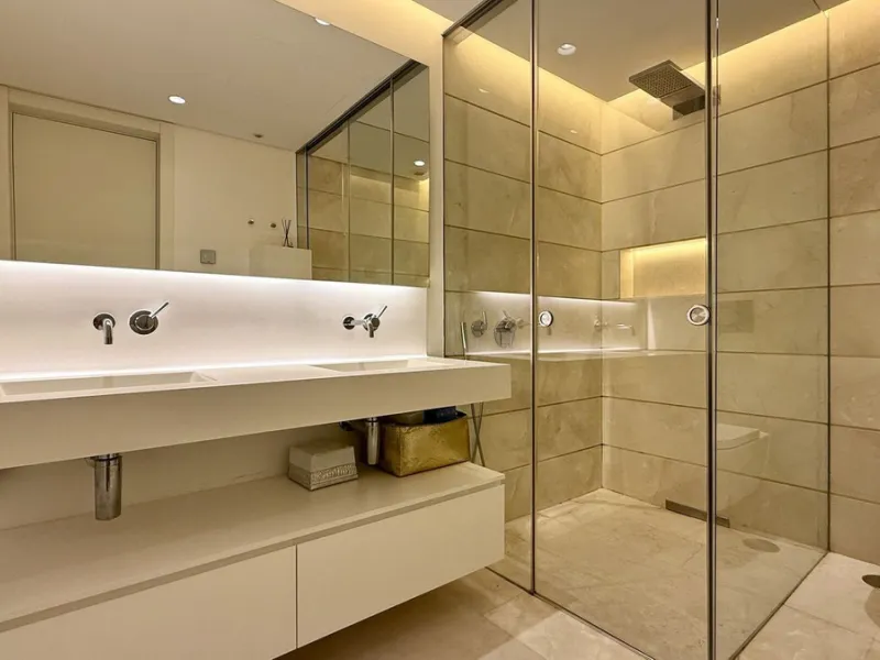 This bright and spacious garden apartment is located in the exclusive urbanization of Palo Alto, one of the most sought-after luxury communities on the Costa del Sol. Designed to offer comfort, style, and spectacular surroundings, the property enjoys stun