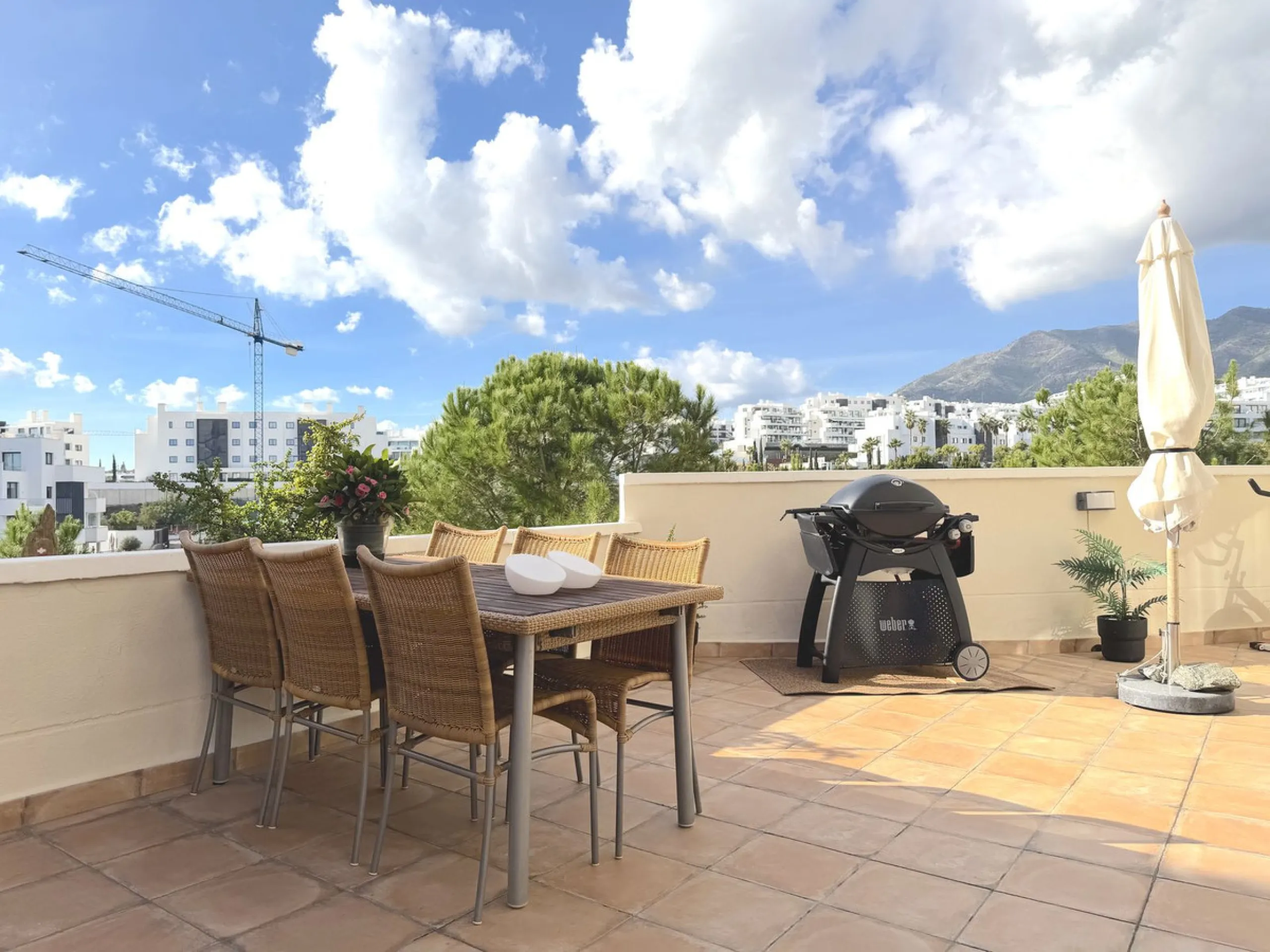 Modern 2-Bedroom Apartment in the Reserva del Higueron.