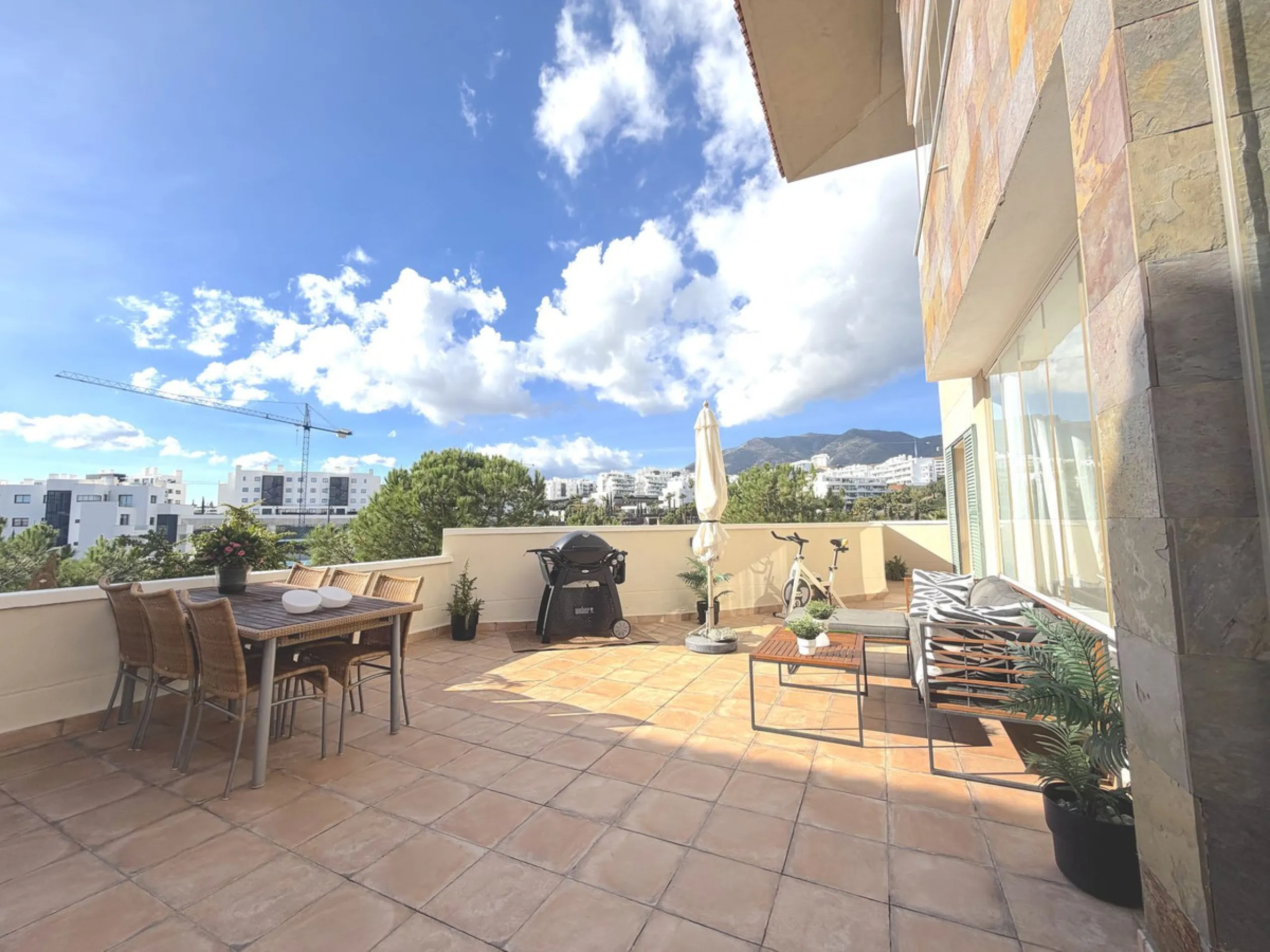Modern 2-Bedroom Apartment in the Reserva del Higueron.