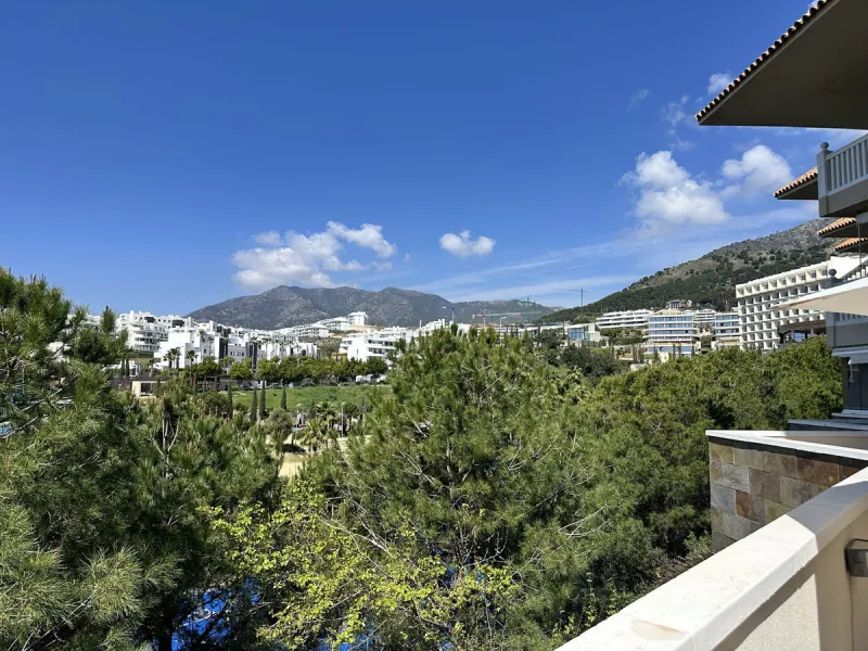 Modern 2-Bedroom Apartment in the Reserva del Higueron.