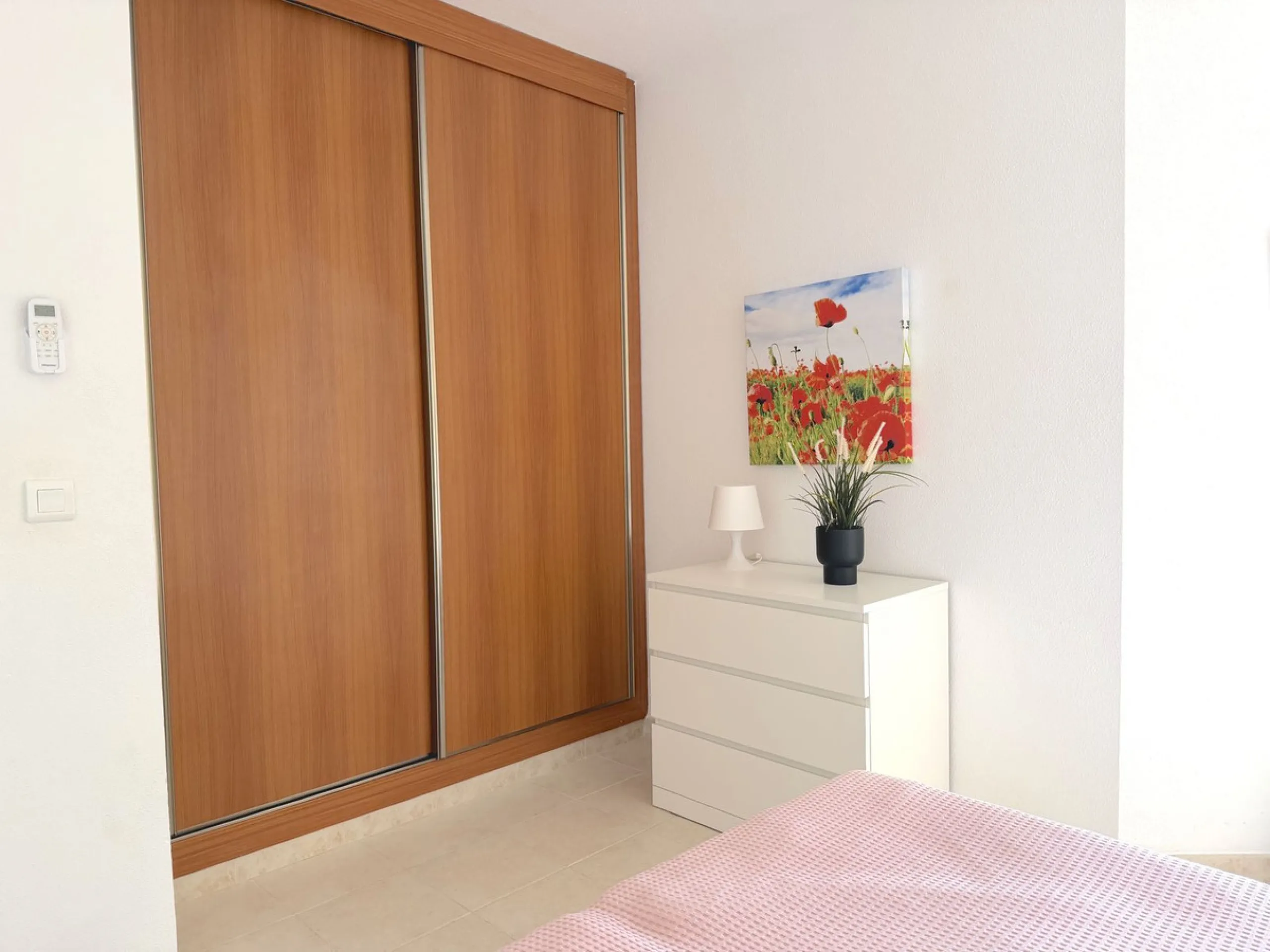 Modern 2-Bedroom Apartment in the Reserva del Higueron.