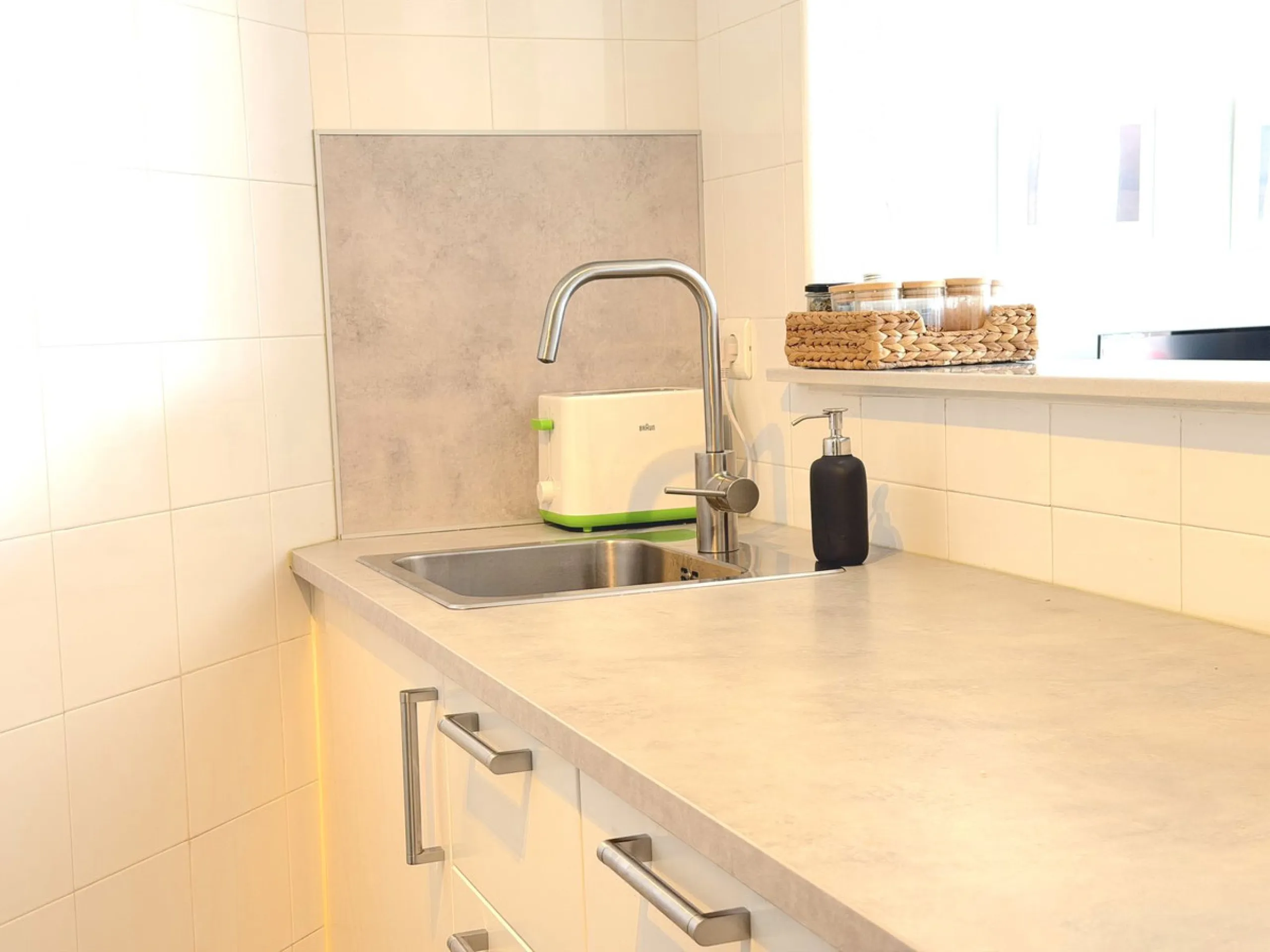 Modern 2-Bedroom Apartment in the Reserva del Higueron.