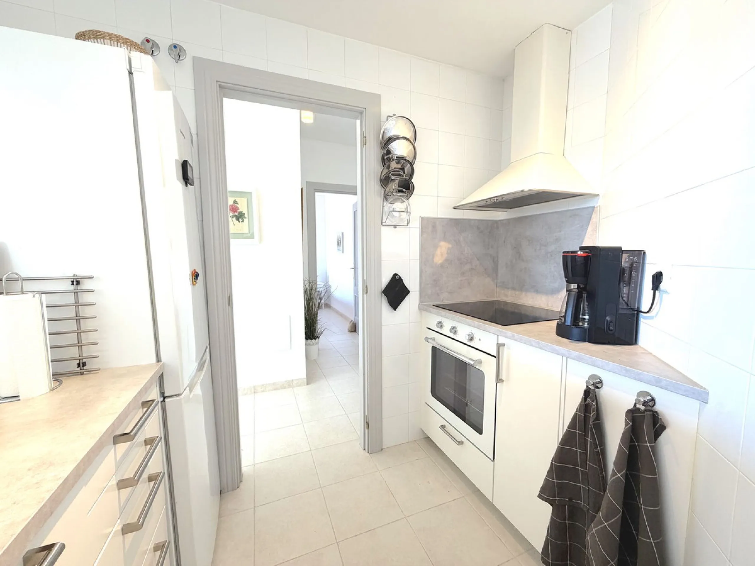 Modern 2-Bedroom Apartment in the Reserva del Higueron.