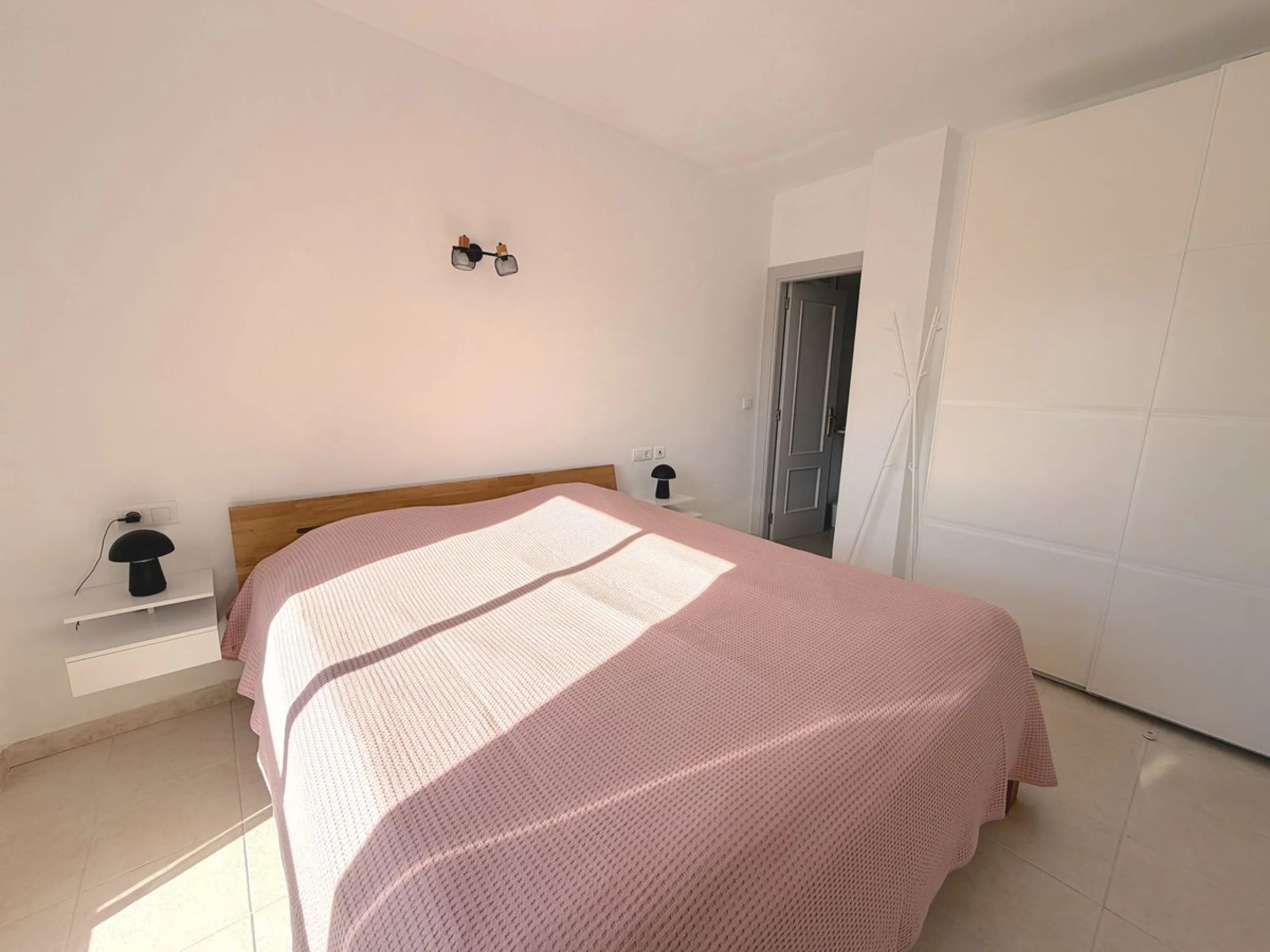 Modern 2-Bedroom Apartment in the Reserva del Higueron.