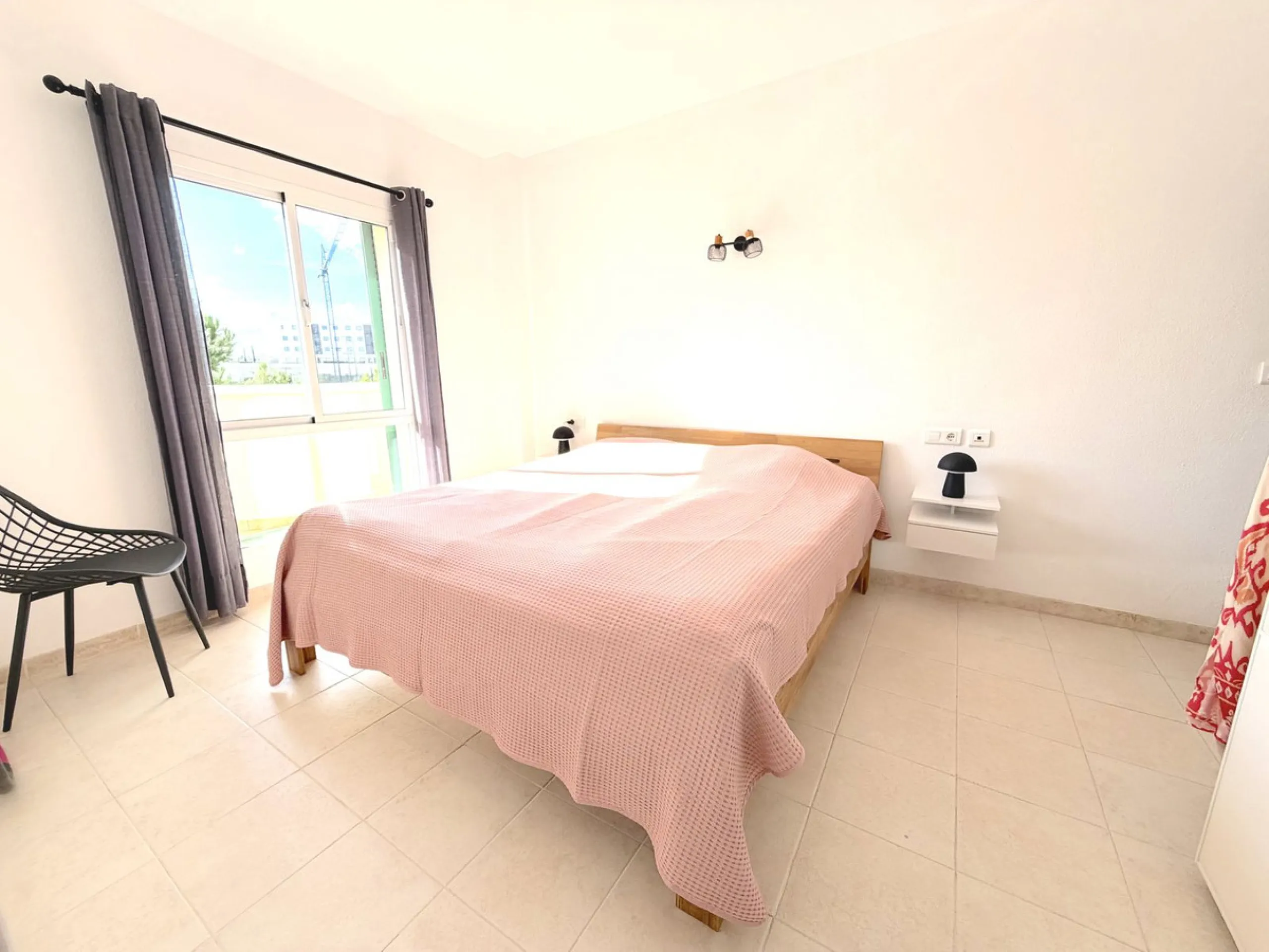 Modern 2-Bedroom Apartment in the Reserva del Higueron.