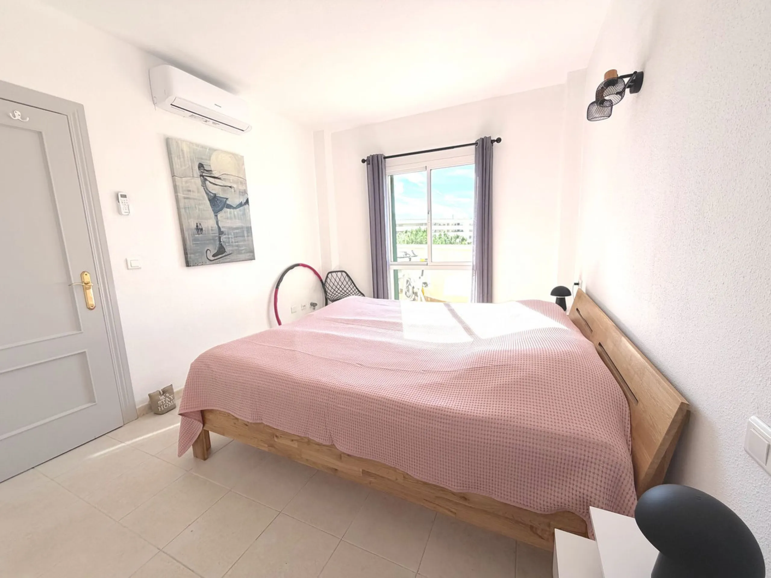 Modern 2-Bedroom Apartment in the Reserva del Higueron.