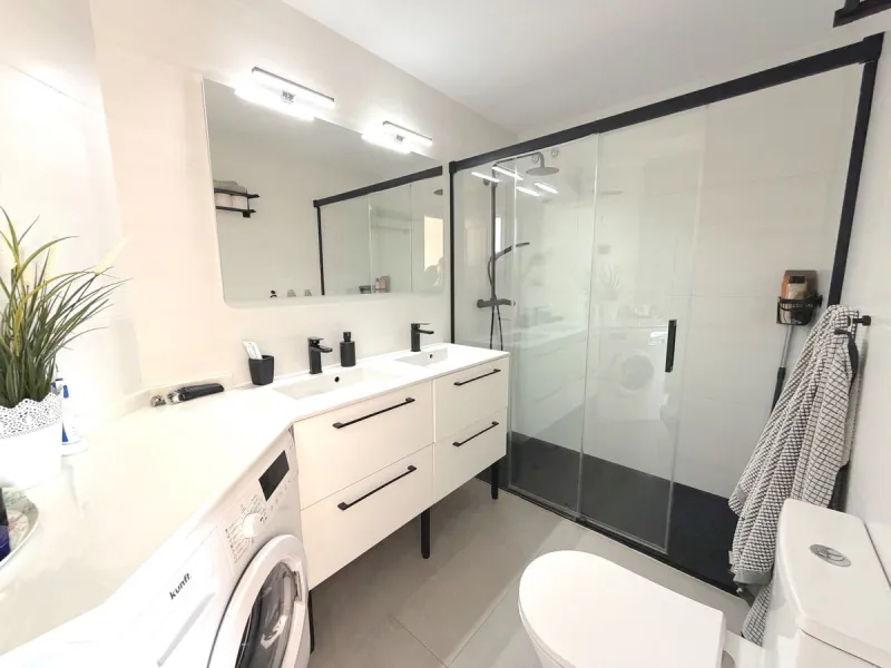 Modern 2-Bedroom Apartment in the Reserva del Higueron.
