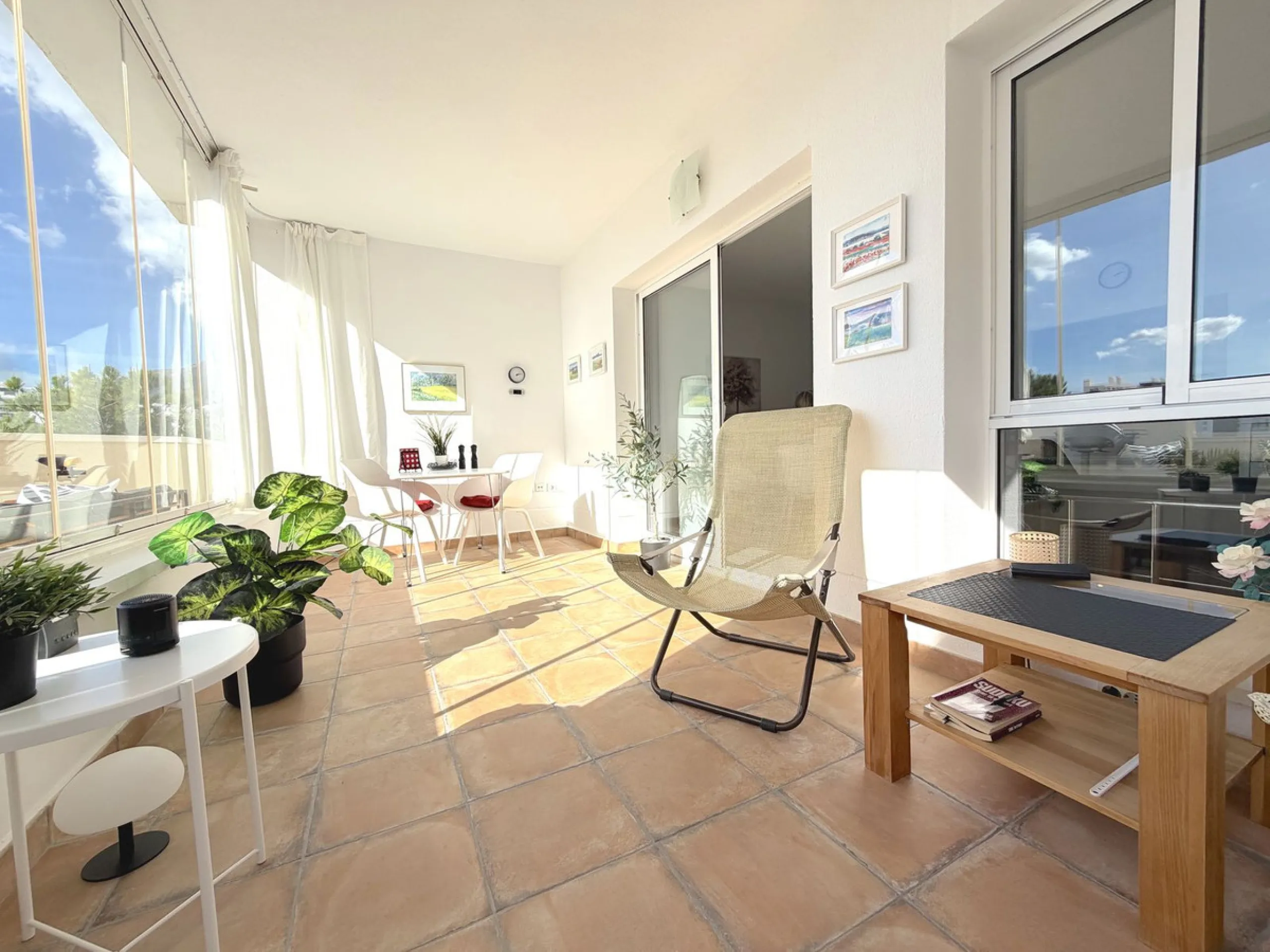 Modern 2-Bedroom Apartment in the Reserva del Higueron.
