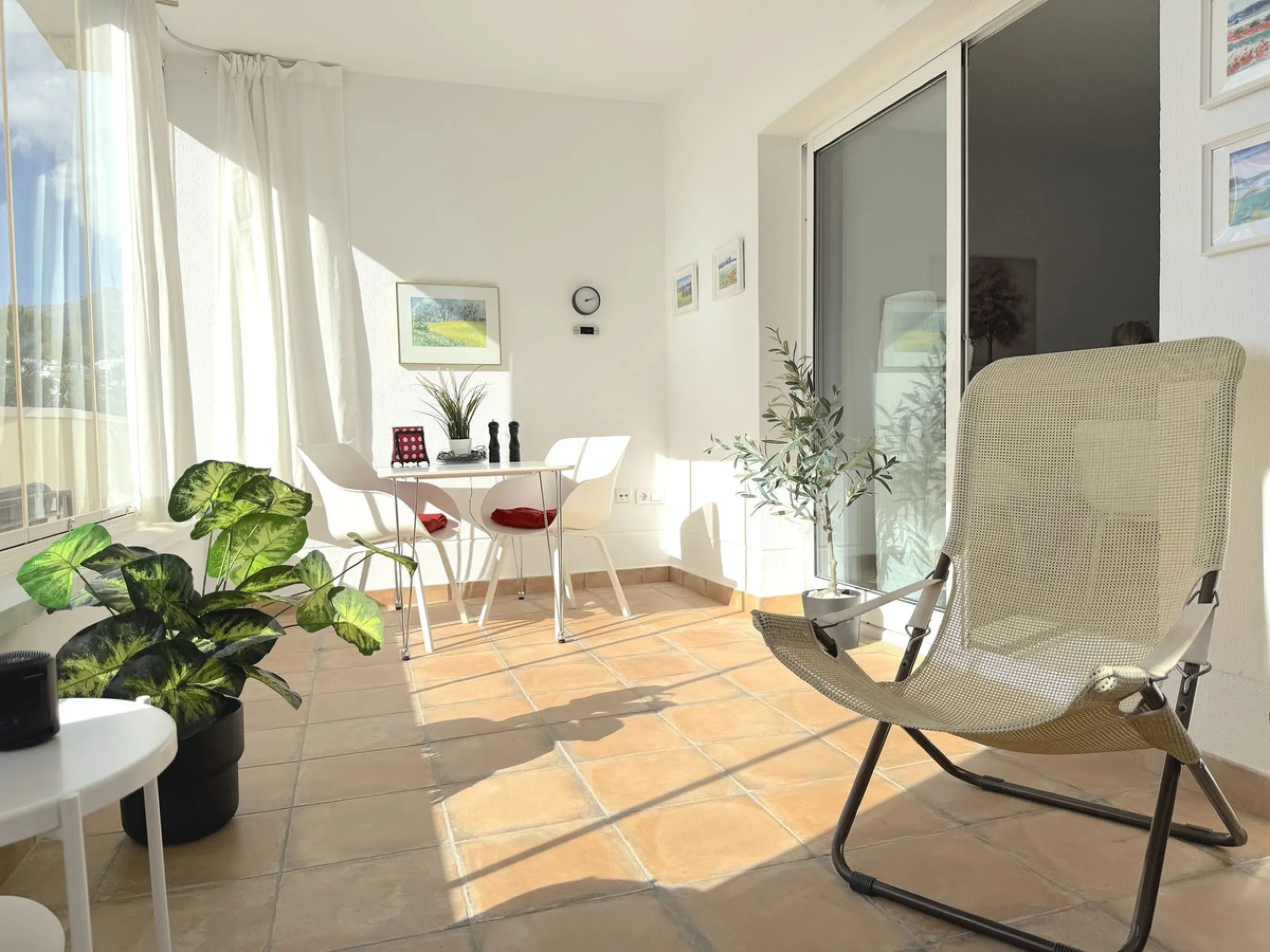 Modern 2-Bedroom Apartment in the Reserva del Higueron.