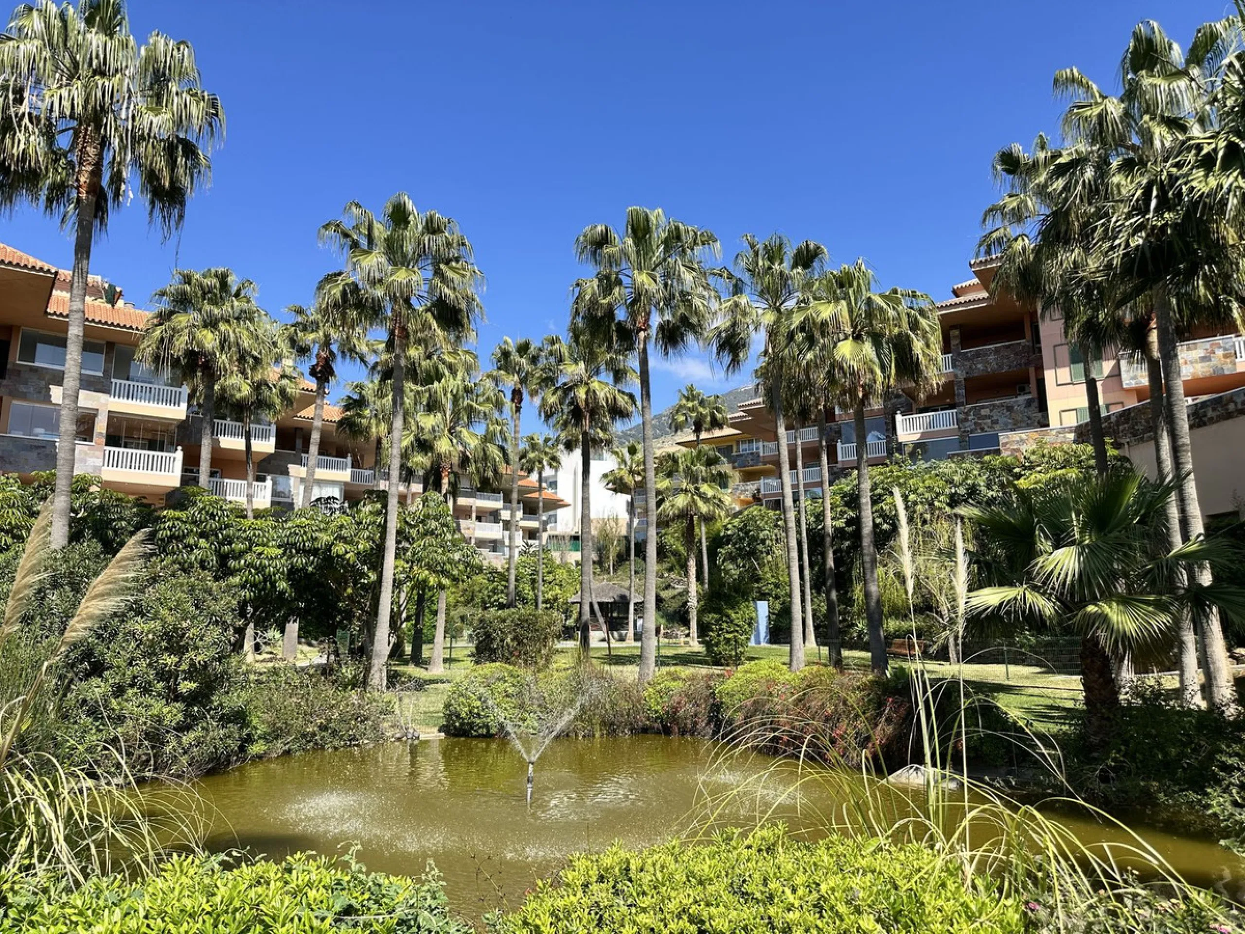 Modern 2-Bedroom Apartment in the Reserva del Higueron.