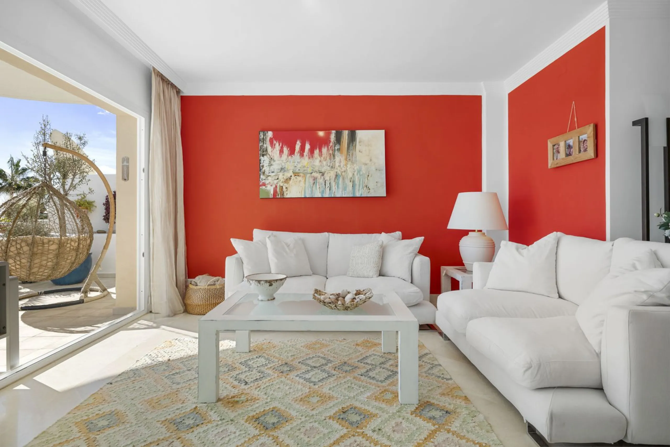 Set in the highly desirable beachfront area of Buenas Noches, Estepona, this exceptional frontline beach apartment offers direct access to the Mediterranean Sea and breathtaking uninterrupted panoramic sea views.