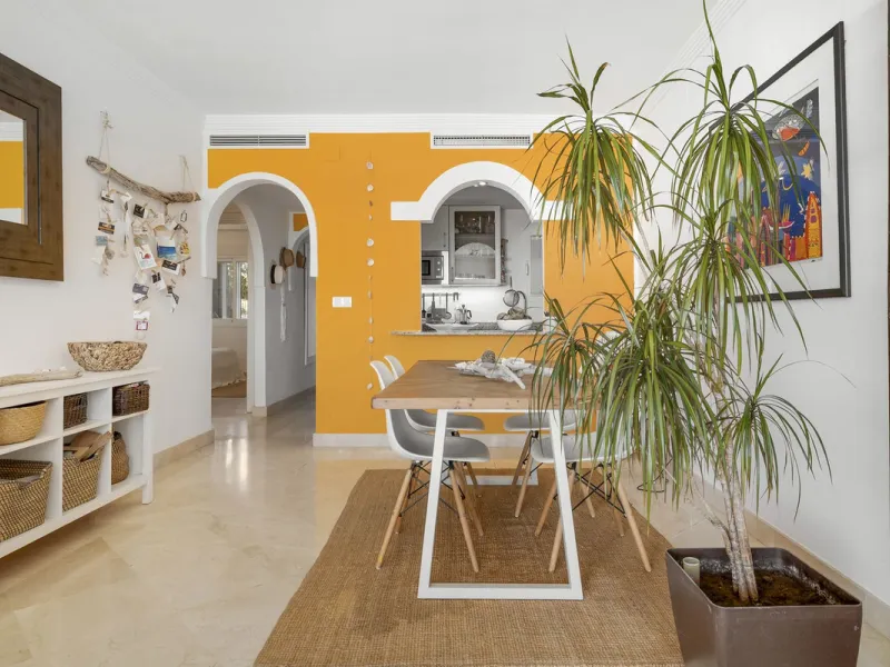 Set in the highly desirable beachfront area of Buenas Noches, Estepona, this exceptional frontline beach apartment offers direct access to the Mediterranean Sea and breathtaking uninterrupted panoramic sea views.
