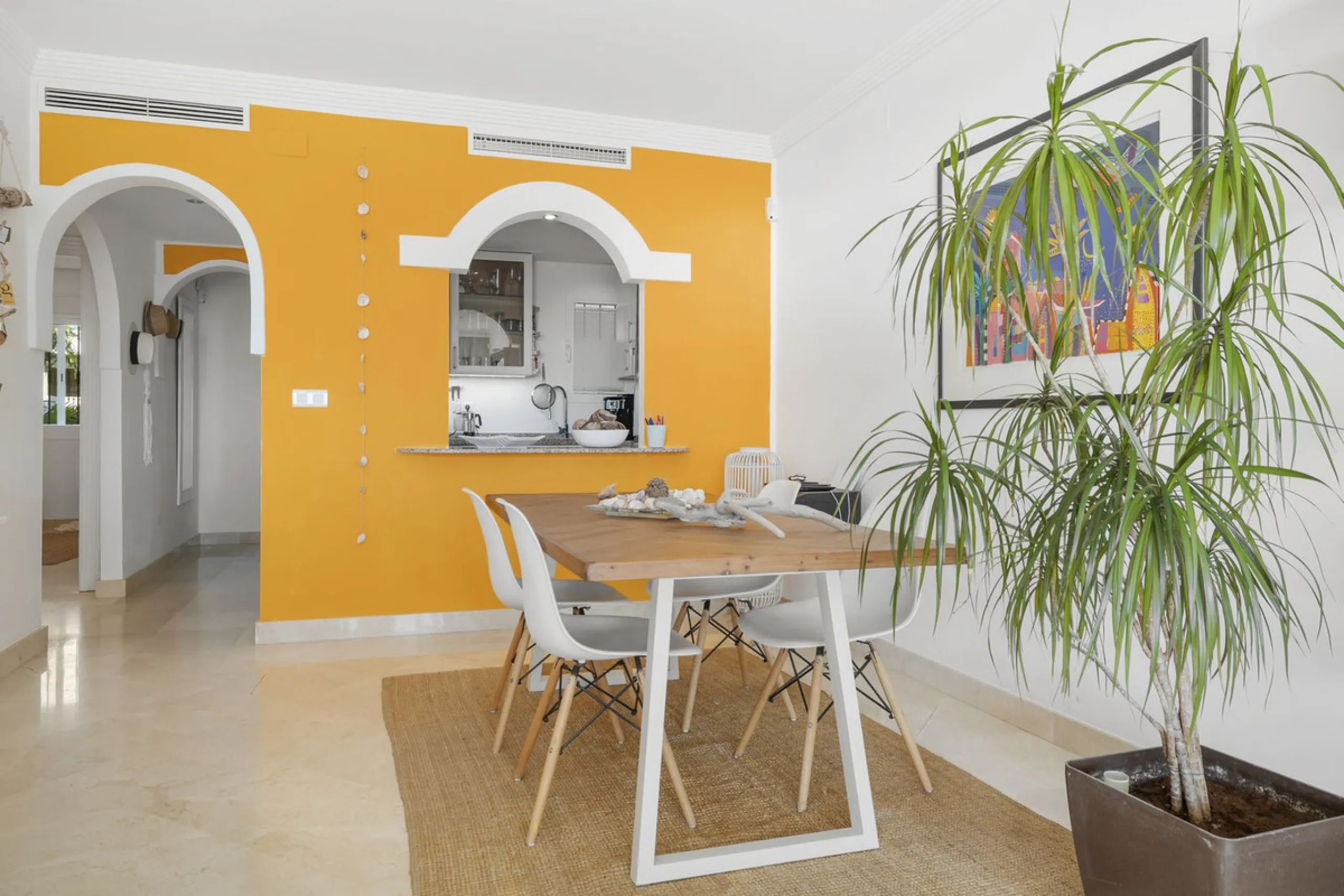 Set in the highly desirable beachfront area of Buenas Noches, Estepona, this exceptional frontline beach apartment offers direct access to the Mediterranean Sea and breathtaking uninterrupted panoramic sea views.