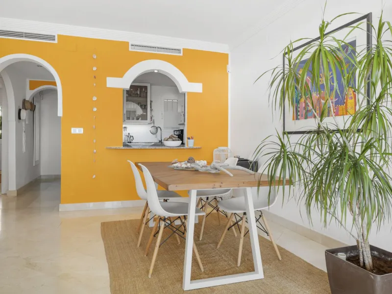 Set in the highly desirable beachfront area of Buenas Noches, Estepona, this exceptional frontline beach apartment offers direct access to the Mediterranean Sea and breathtaking uninterrupted panoramic sea views.