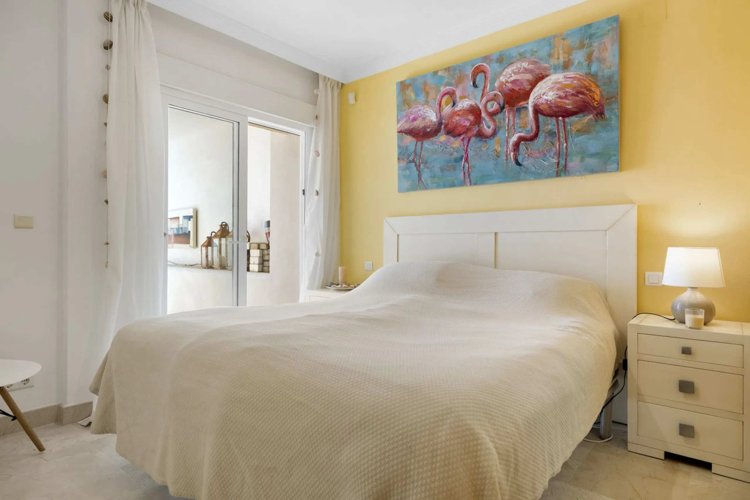 Set in the highly desirable beachfront area of Buenas Noches, Estepona, this exceptional frontline beach apartment offers direct access to the Mediterranean Sea and breathtaking uninterrupted panoramic sea views.