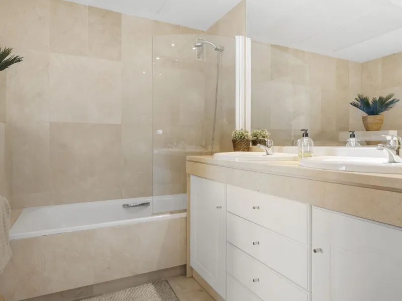 Set in the highly desirable beachfront area of Buenas Noches, Estepona, this exceptional frontline beach apartment offers direct access to the Mediterranean Sea and breathtaking uninterrupted panoramic sea views.