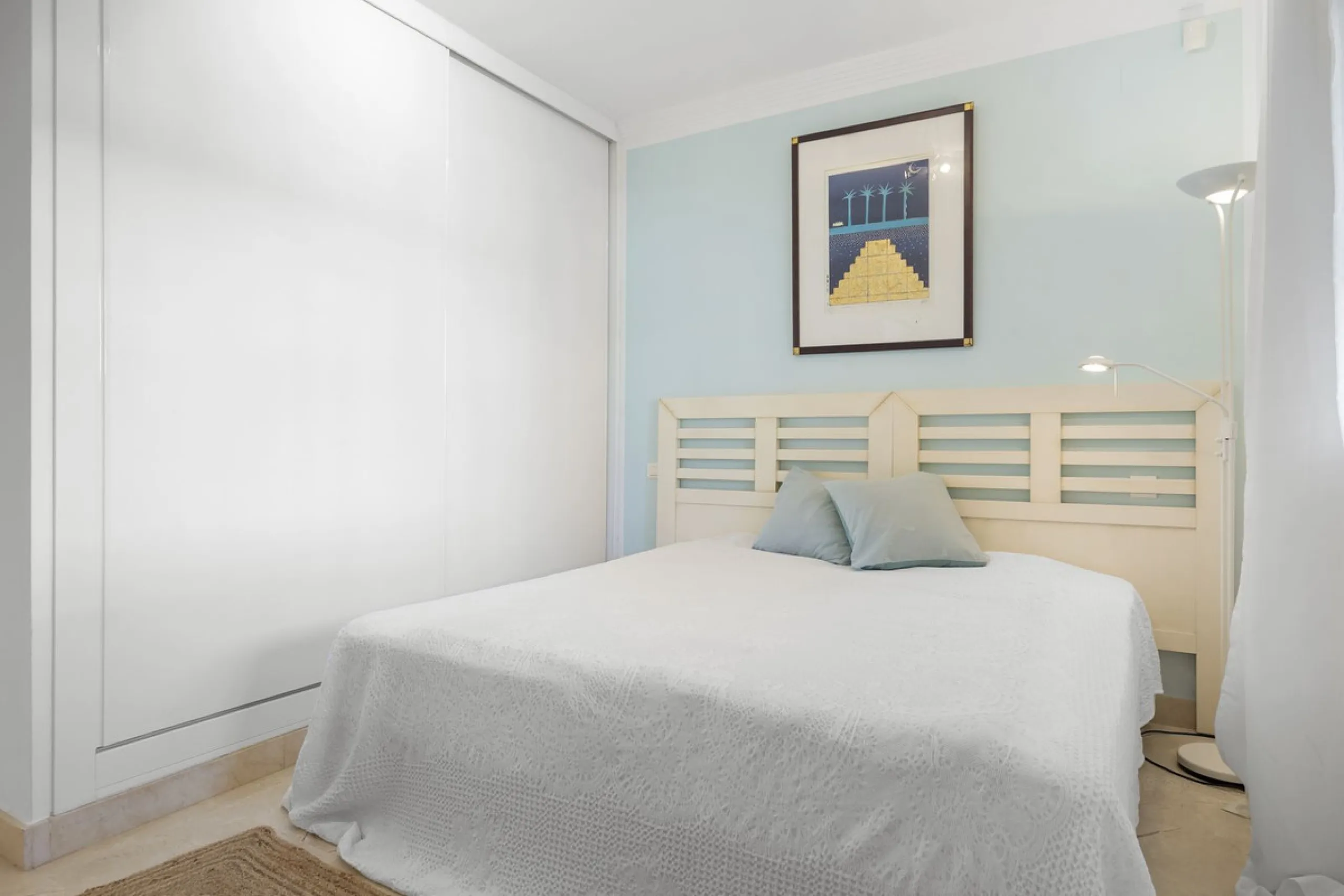 Set in the highly desirable beachfront area of Buenas Noches, Estepona, this exceptional frontline beach apartment offers direct access to the Mediterranean Sea and breathtaking uninterrupted panoramic sea views.