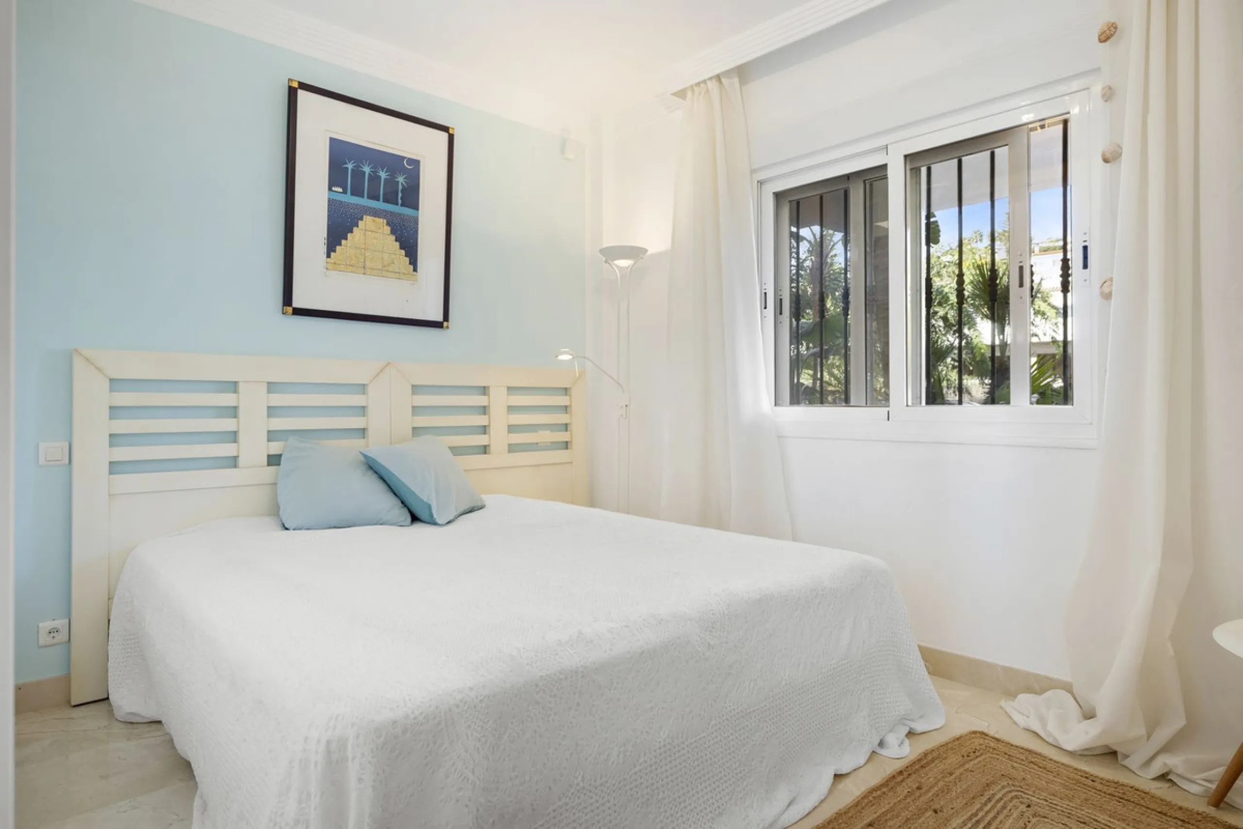 Set in the highly desirable beachfront area of Buenas Noches, Estepona, this exceptional frontline beach apartment offers direct access to the Mediterranean Sea and breathtaking uninterrupted panoramic sea views.