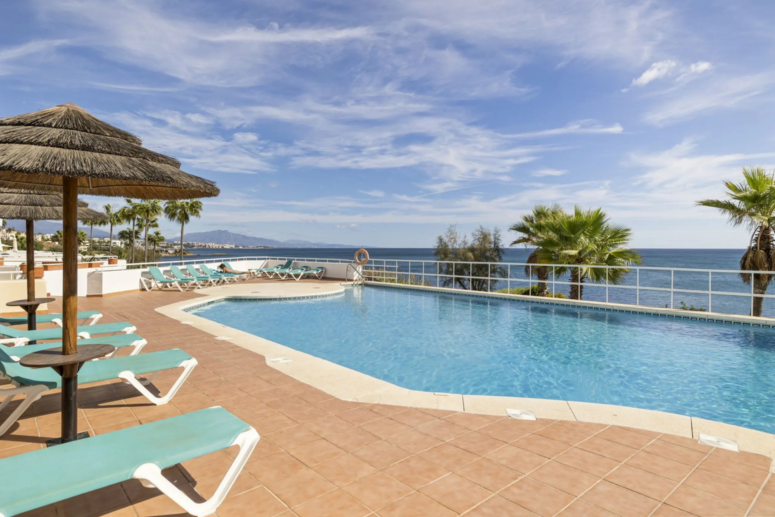 Set in the highly desirable beachfront area of Buenas Noches, Estepona, this exceptional frontline beach apartment offers direct access to the Mediterranean Sea and breathtaking uninterrupted panoramic sea views.