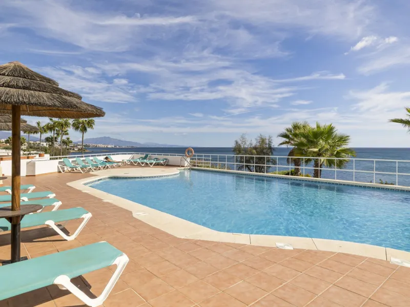 Set in the highly desirable beachfront area of Buenas Noches, Estepona, this exceptional frontline beach apartment offers direct access to the Mediterranean Sea and breathtaking uninterrupted panoramic sea views.