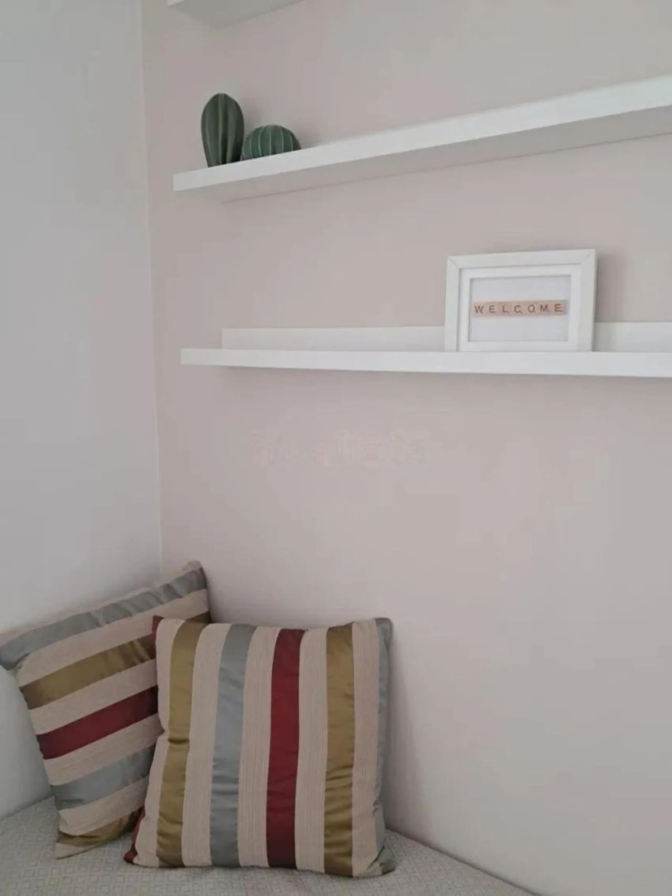 4 спальни | 3 ванные комнаты | 200м² построено | 218м² участок | угловой