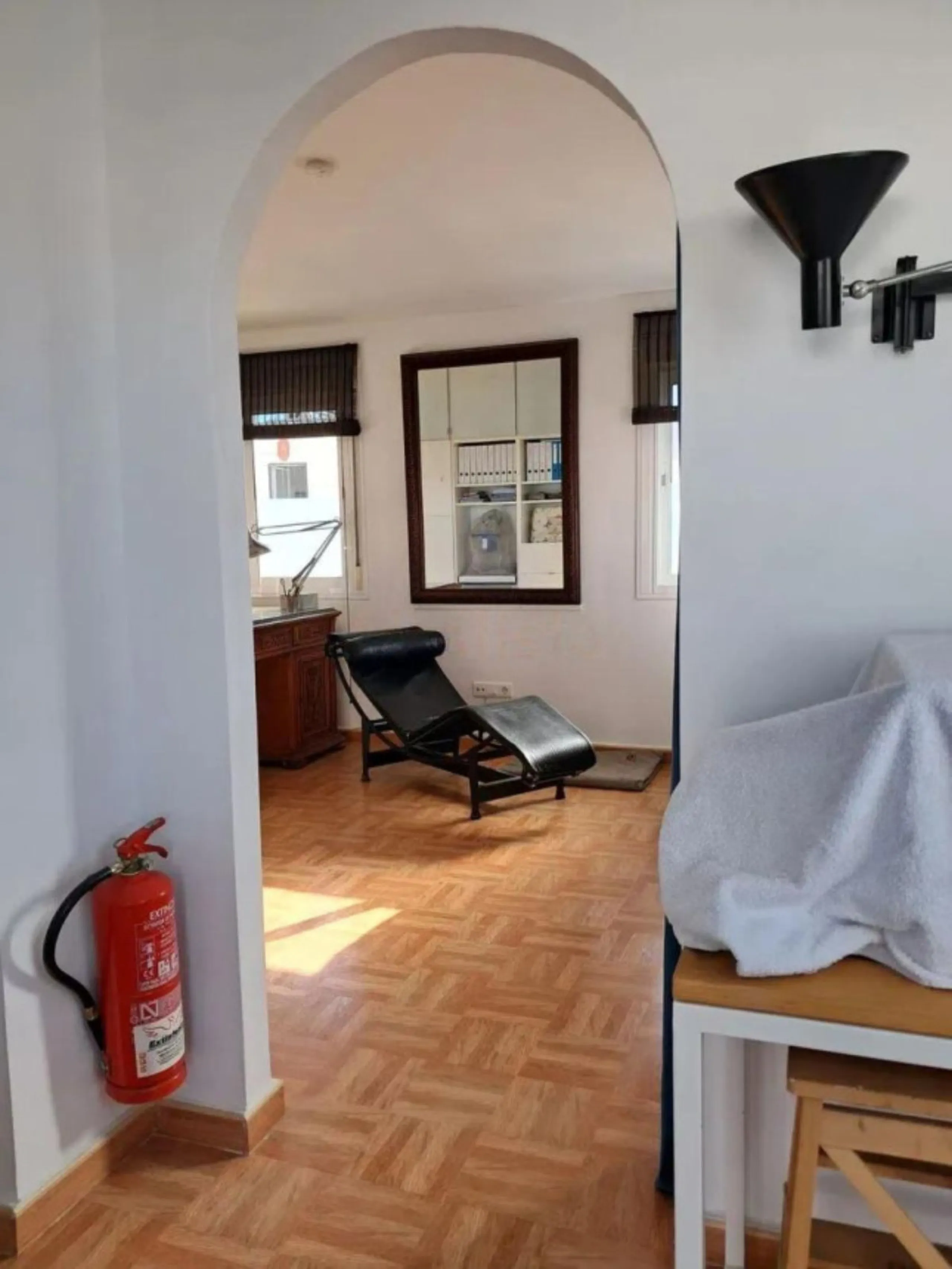 4 спальни | 3 ванные комнаты | 200м² построено | 218м² участок | угловой