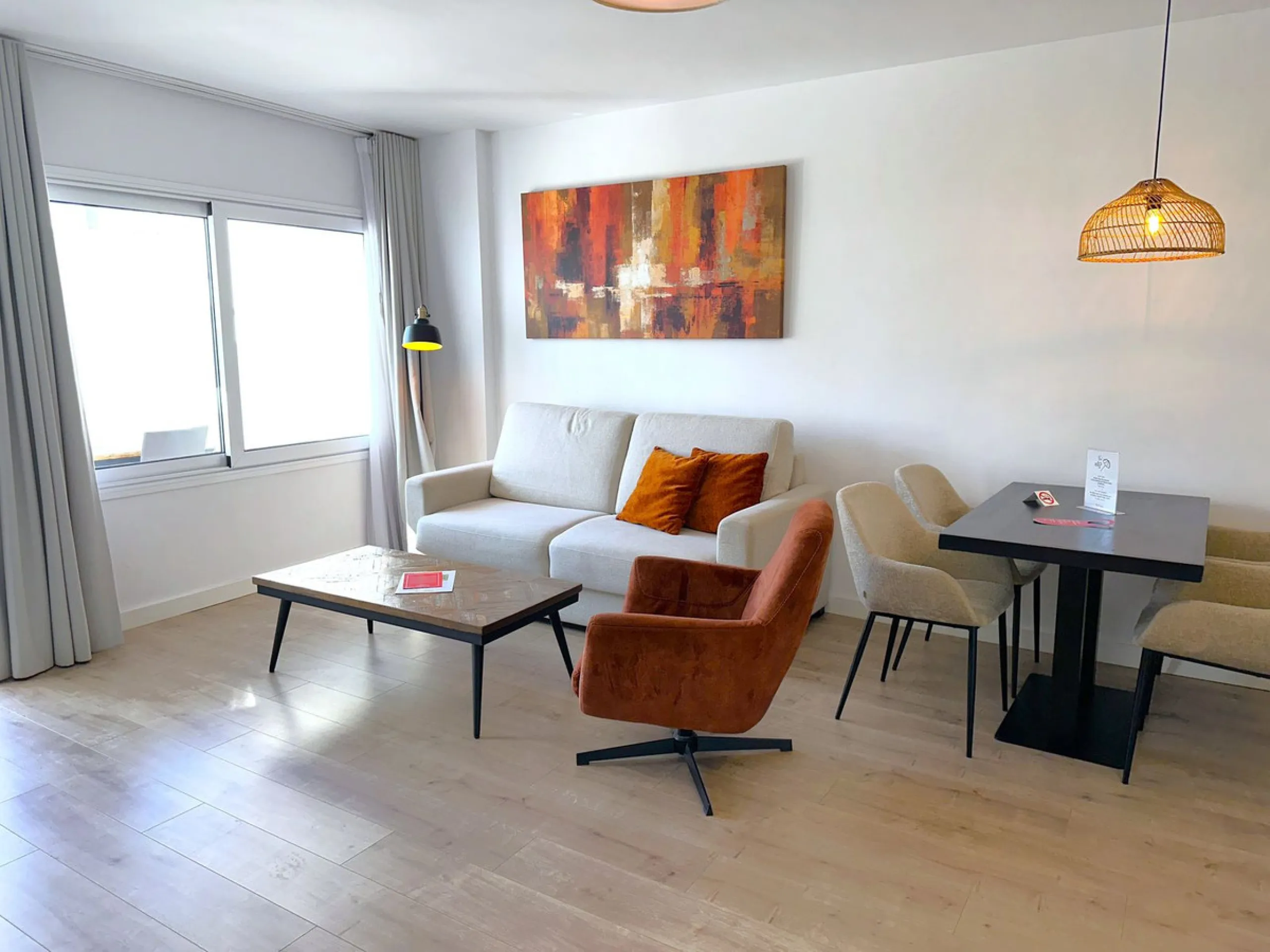 This beautifully renovated, ground‑floor beachfront apartment is offered fully furnished and elegantly decorated—ready to enjoy.