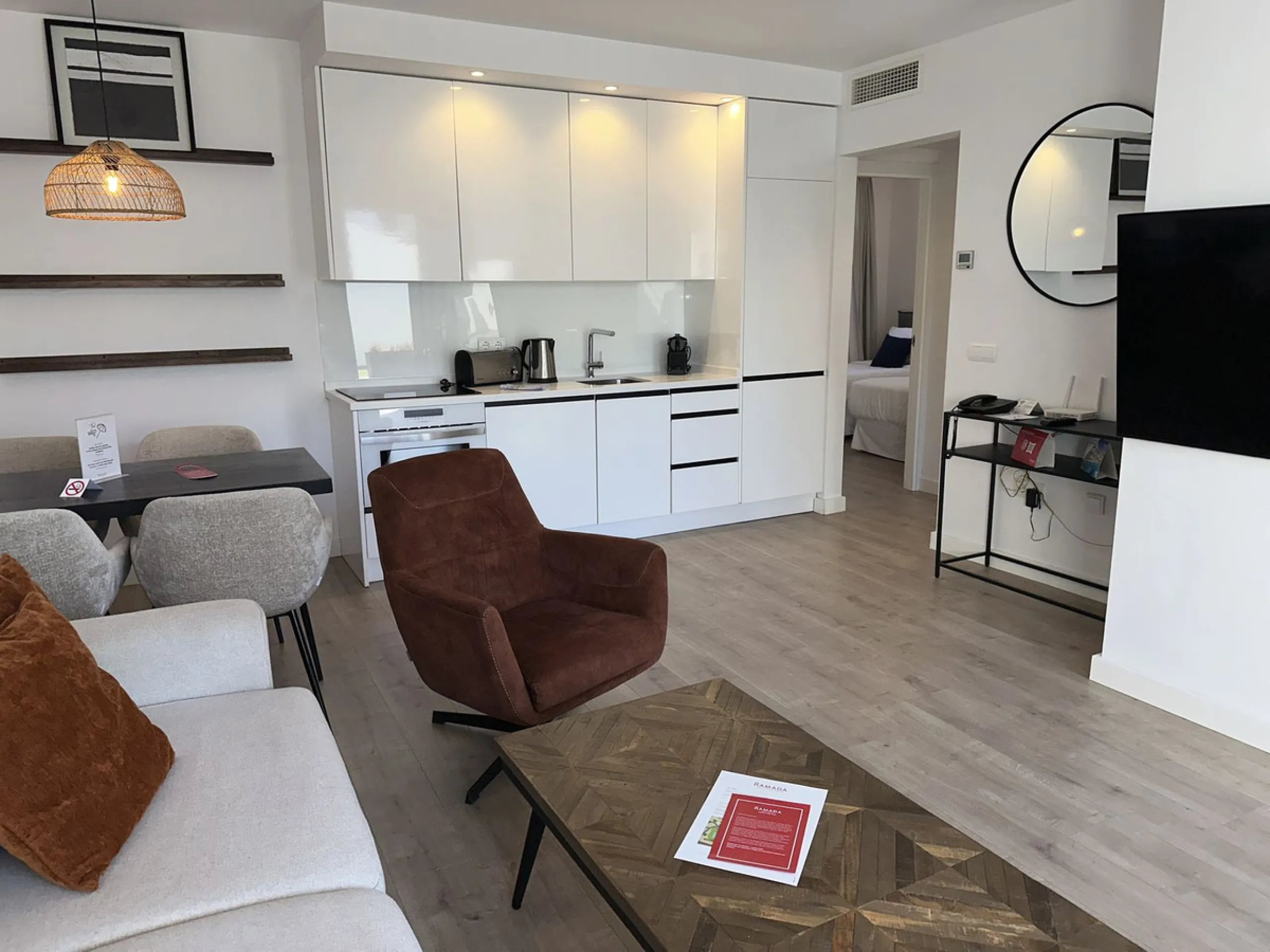 This beautifully renovated, ground‑floor beachfront apartment is offered fully furnished and elegantly decorated—ready to enjoy.