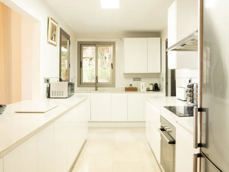 Apartment - Ground Floor Apartment в продаже в Benahavís, Málaga. В доме 3 спален и 2 ванных комнат. Площадь дома 128 м²