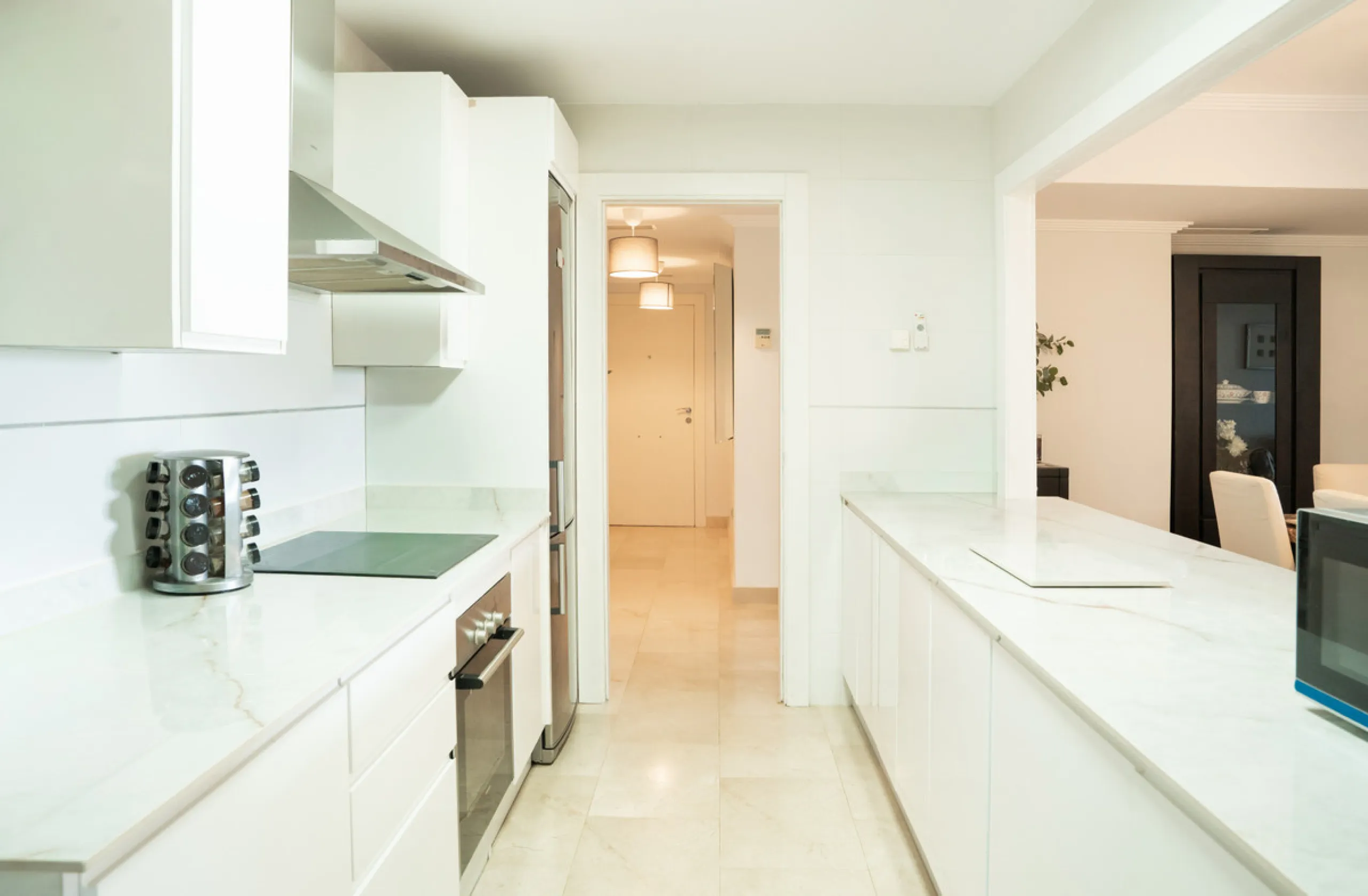 Apartment - Ground Floor Apartment в продаже в Benahavís, Málaga. В доме 3 спален и 2 ванных комнат. Площадь дома 128 м²