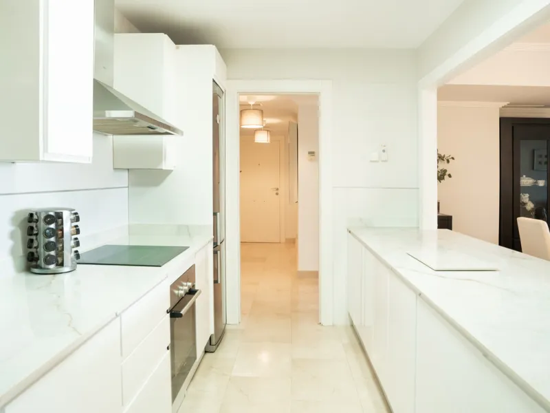 Apartment - Ground Floor Apartment в продаже в Benahavís, Málaga. В доме 3 спален и 2 ванных комнат. Площадь дома 128 м²