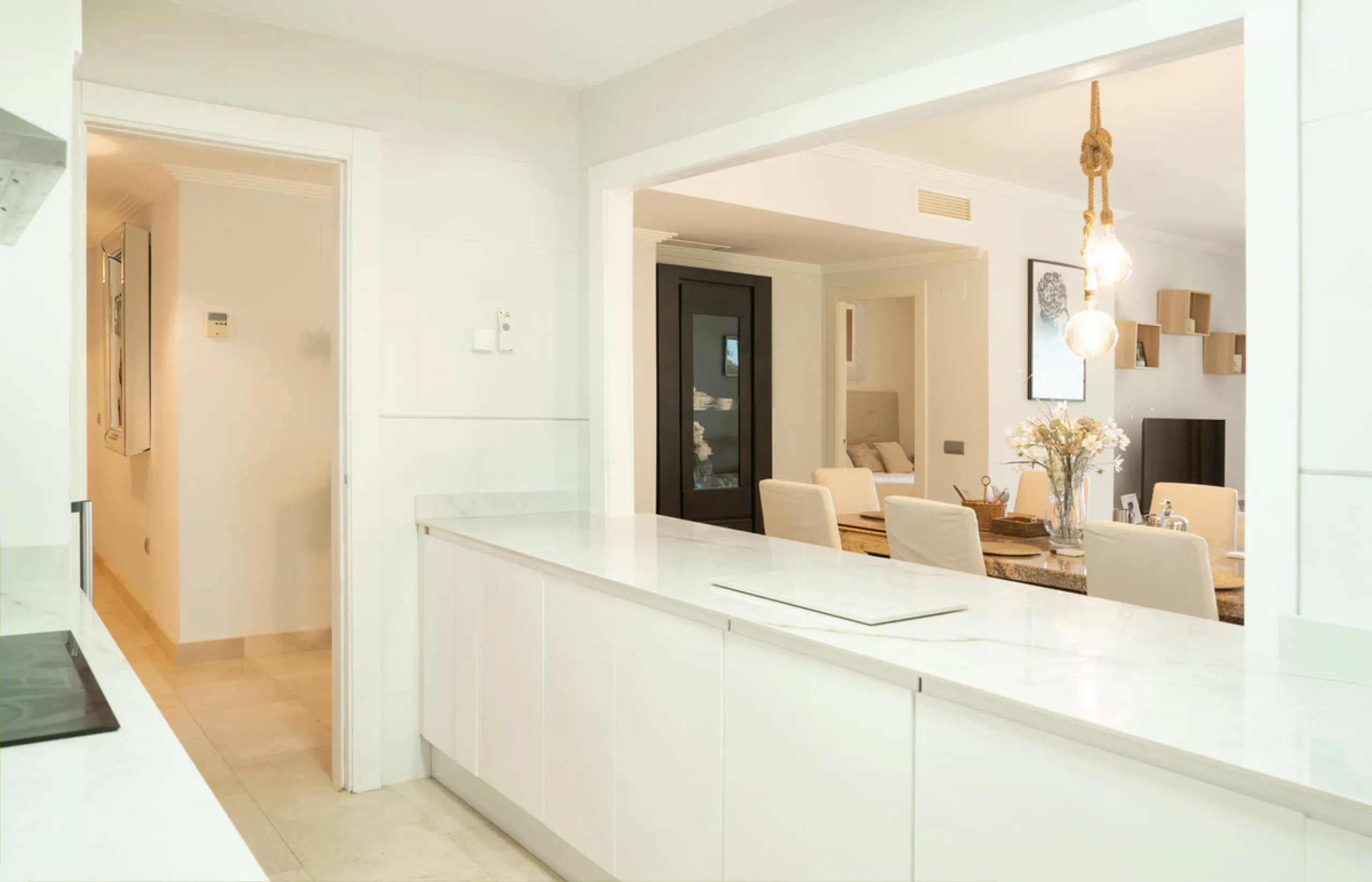 Apartment - Ground Floor Apartment в продаже в Benahavís, Málaga. В доме 3 спален и 2 ванных комнат. Площадь дома 128 м²