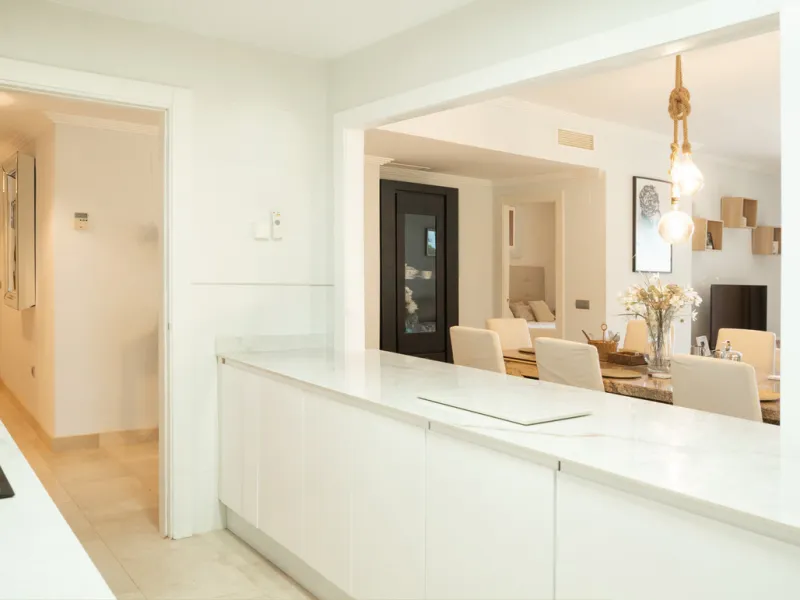 Apartment - Ground Floor Apartment в продаже в Benahavís, Málaga. В доме 3 спален и 2 ванных комнат. Площадь дома 128 м²