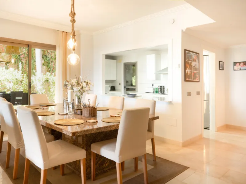 Apartment - Ground Floor Apartment в продаже в Benahavís, Málaga. В доме 3 спален и 2 ванных комнат. Площадь дома 128 м²