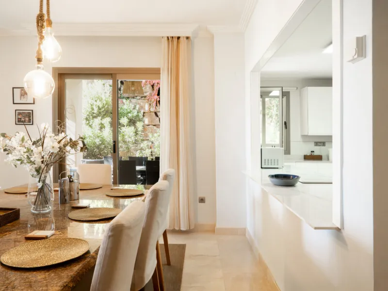 Apartment - Ground Floor Apartment в продаже в Benahavís, Málaga. В доме 3 спален и 2 ванных комнат. Площадь дома 128 м²
