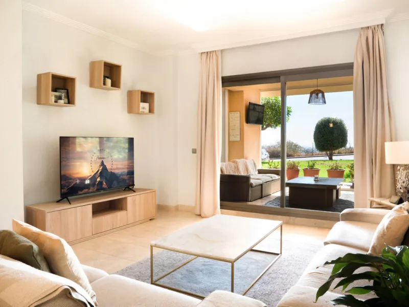 Apartment - Ground Floor Apartment в продаже в Benahavís, Málaga. В доме 3 спален и 2 ванных комнат. Площадь дома 128 м²